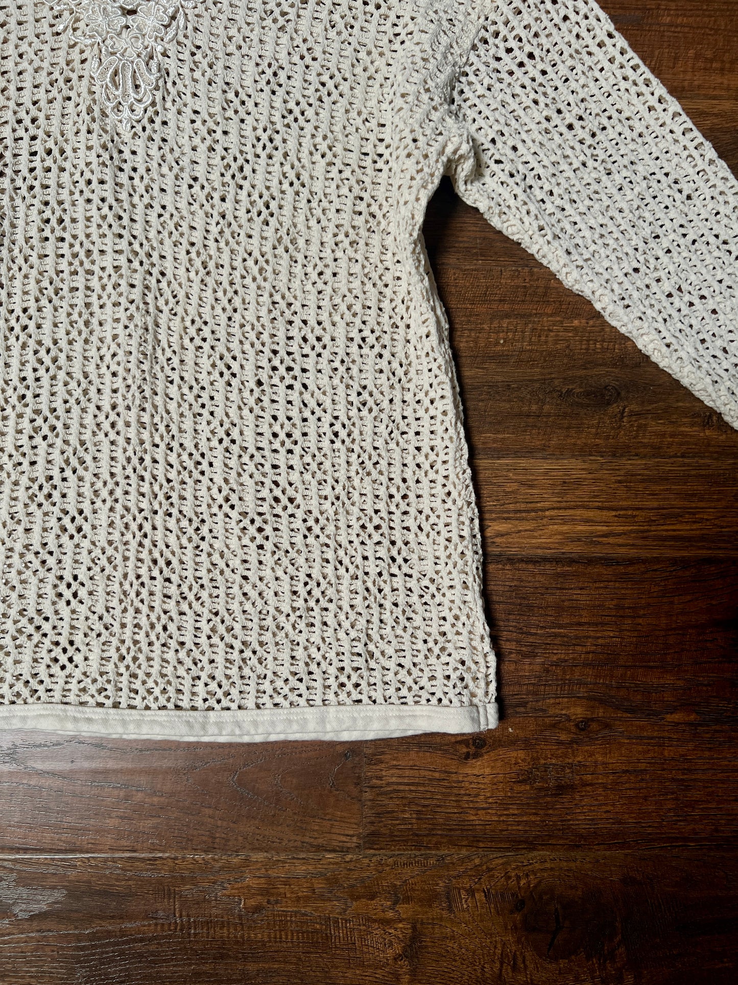 Vintage David Wayne Cotton Crochet Sweater – Ivory Open Knit Floral V-Neck – Medium