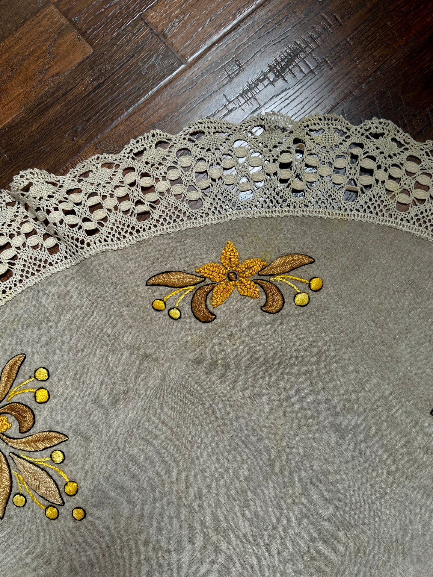 Vintage Circular Linen Table Cover - Harvest Yellow Embroidered Florals Crochet Lace Trim