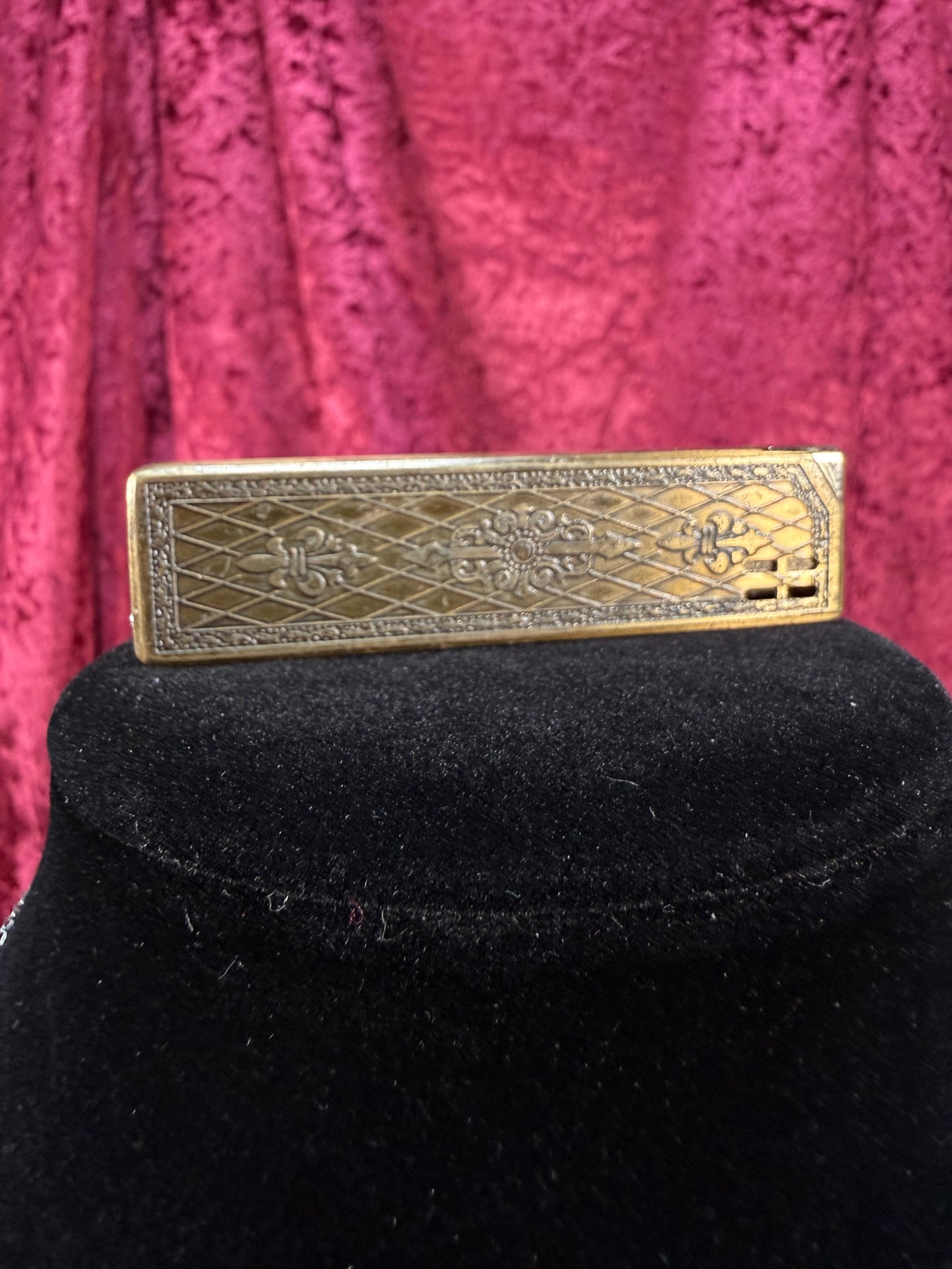 Vintage Colibri Japan Pocket Lighter – Fleur-de-Lis Engraved Brass Tone Case