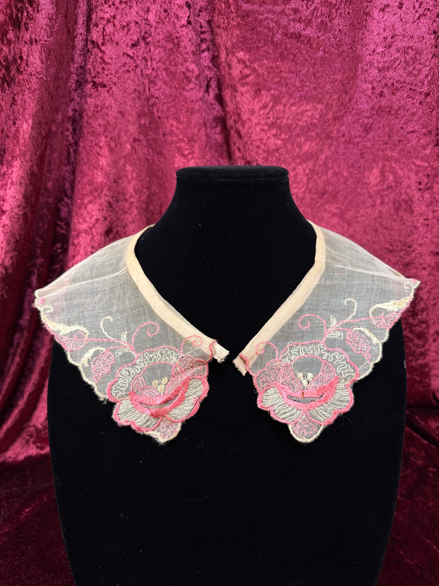 Vintage Sheer Lace Collar – Pink Embroidered Floral Pointed Overlay