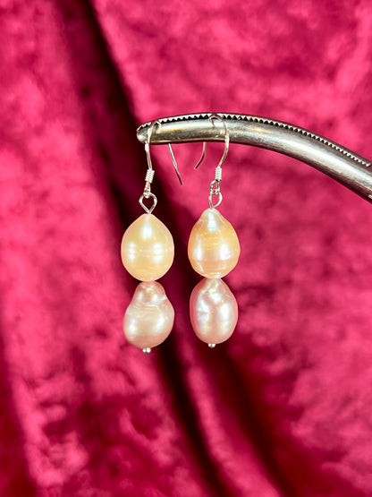 Vintage Jewelry - Dangle / Drop Earrings - 925 Silver - Freshwater Pearls - Purple and White
