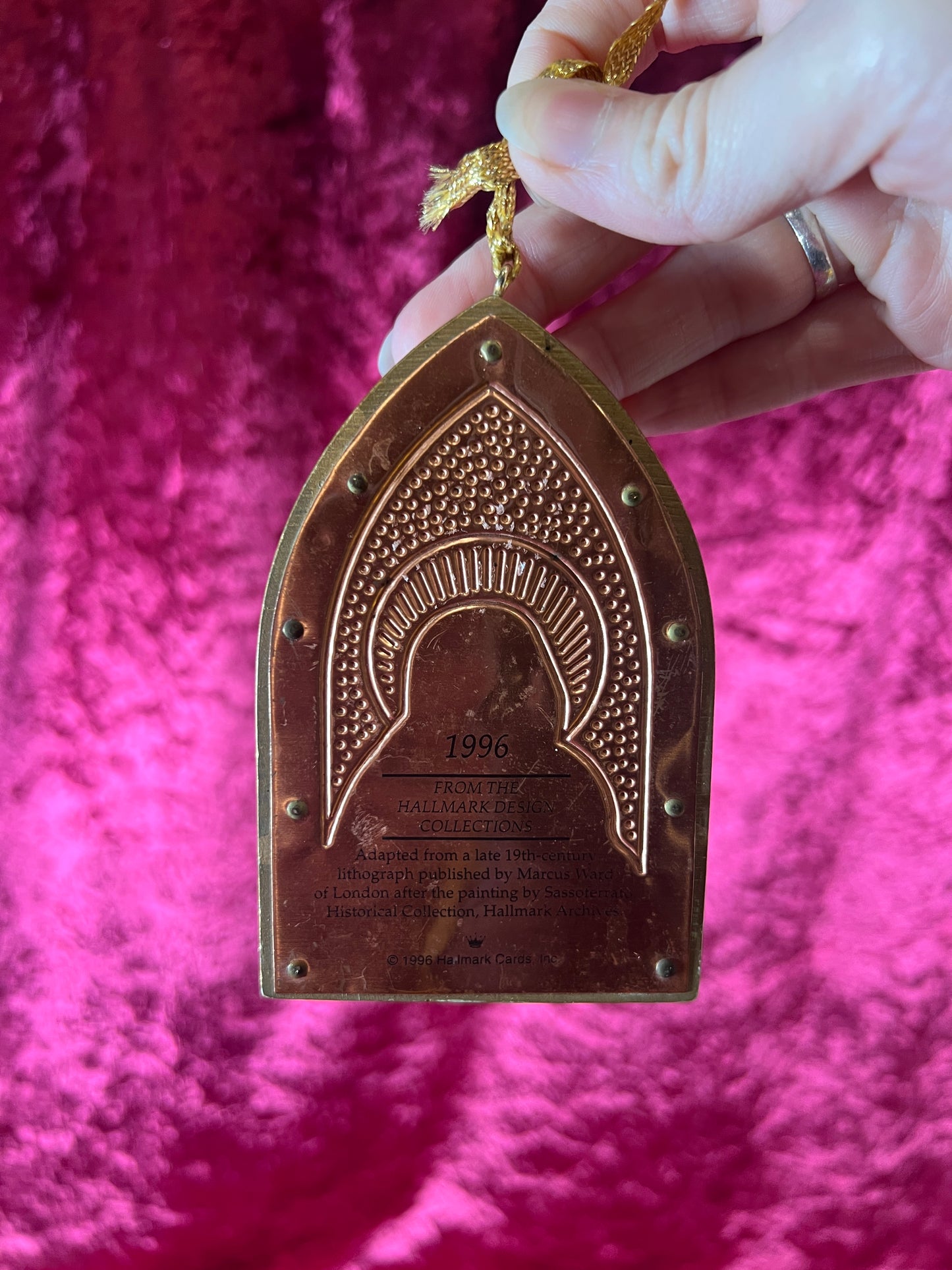 Vintage Religio - Christmas Ornament - Praying Madonna - Hallmark - 1996