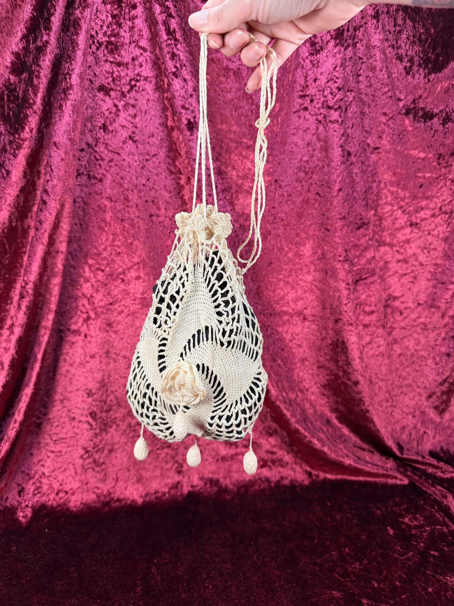 Vintage Crochet Lace Handbag – Floral Drawstring Reticule Style