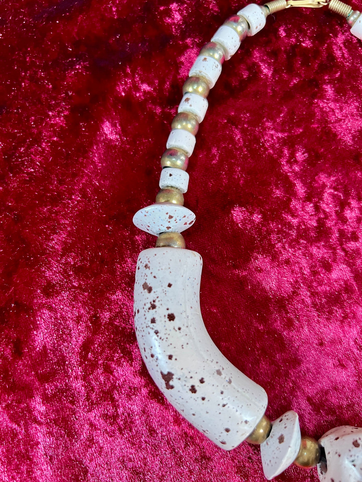 Vintage Jewelry - Chunky Costume Necklace - Faux Pebbled Rocks - 16"