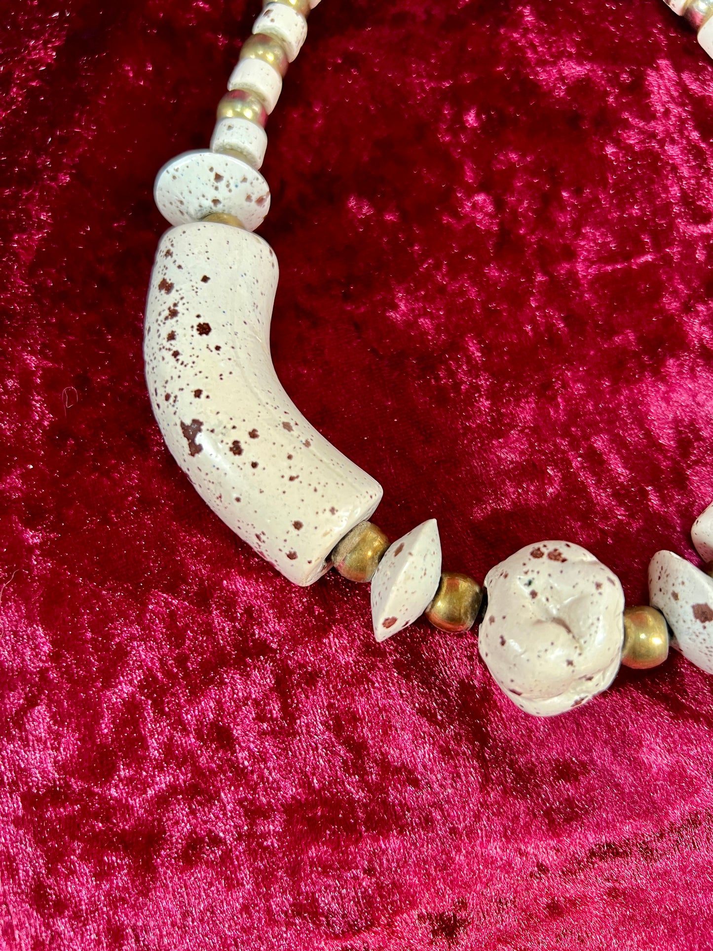 Vintage Jewelry - Chunky Costume Necklace - Faux Pebbled Rocks - 16"