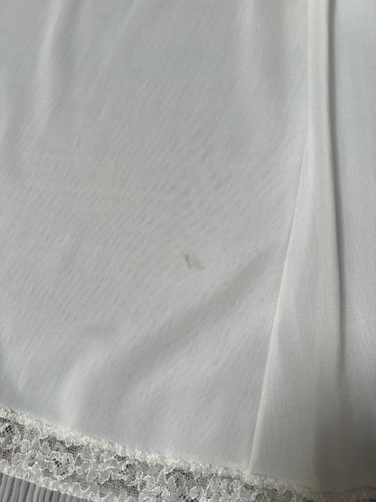 Vintage Clothing - Knee Length Skirt Slip - Off White - Pleated Lace Hem - Medium - Mojud
