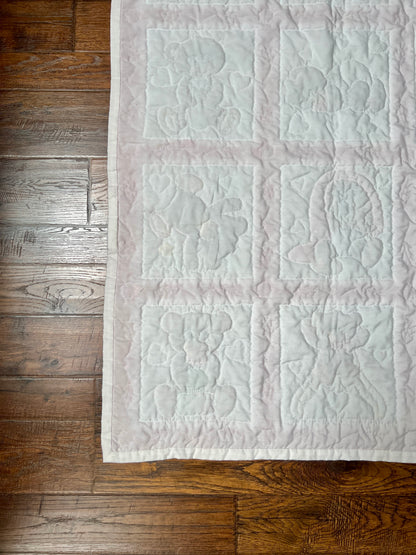 Vintage Cotton Baby Quilt – Anthropomorphic Teddy Bear Patchwork Nursery Blanket