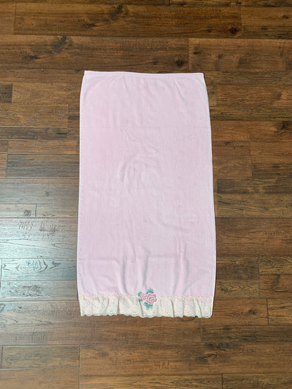 Vintage 1985 Trousseau Bath Towel - Pink with Needlepoint Rose and Lace Trim