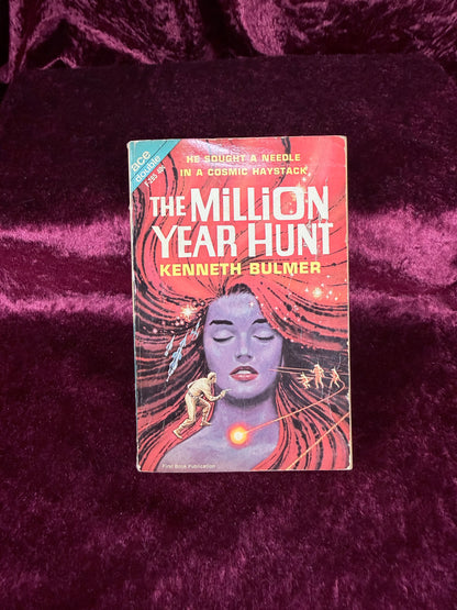 Vintage The Million Year Hunt by Kenneth Bulmer Ace Double Paperback with Ships to the Stars by Fritz Leiber First Edition