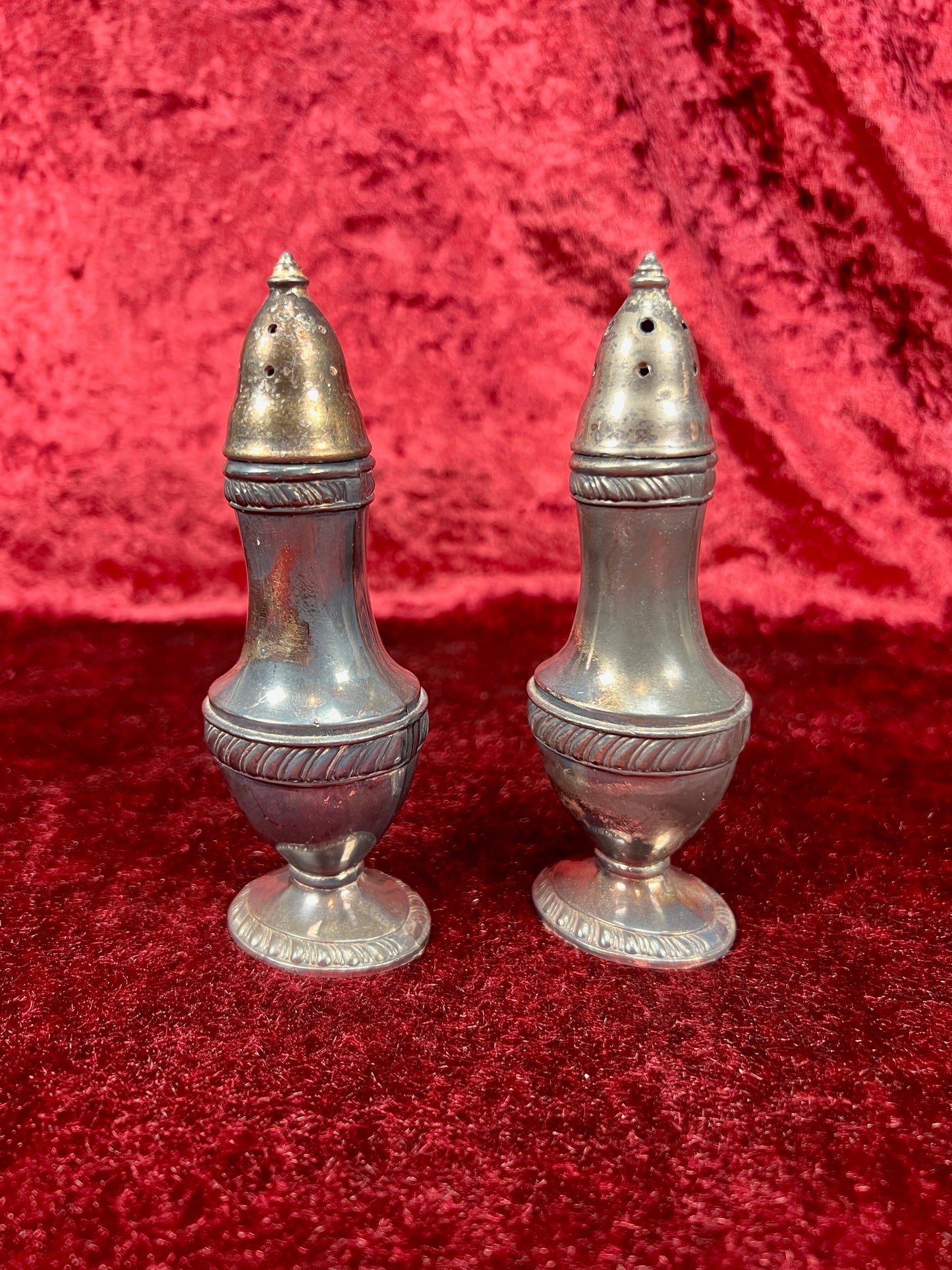 Vintage Silverplate Salt & Pepper Shakers – Rope Trim Pedestal Pair - Poole Silver Co. - 547