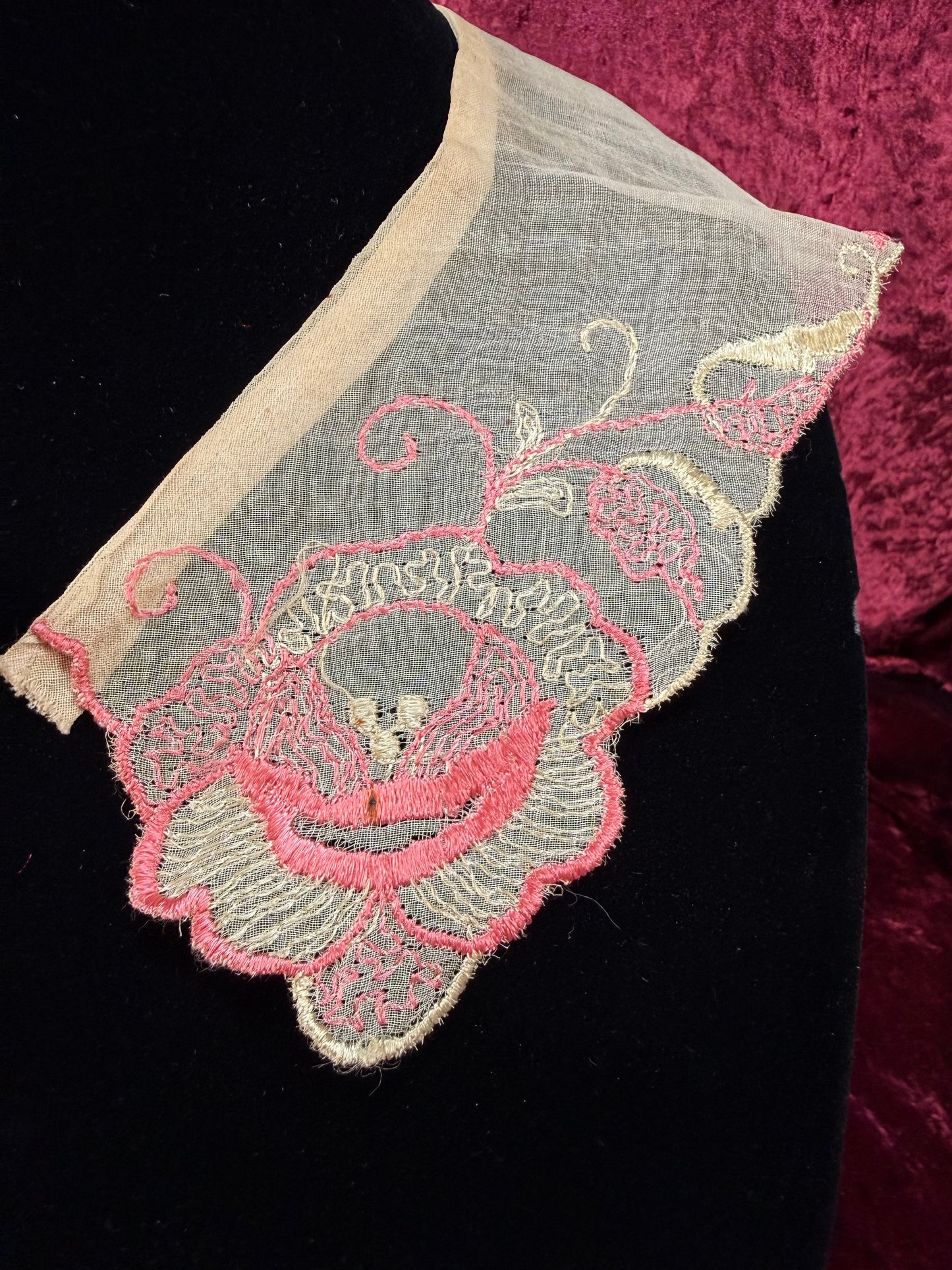 Vintage Sheer Lace Collar – Pink Embroidered Floral Pointed Overlay