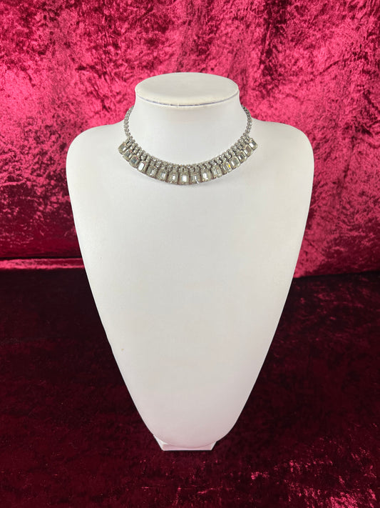 Vintage Jewelry - Collar Necklace - Silver Tone Metal - Baguette and Round Rhinestones - 15.25”