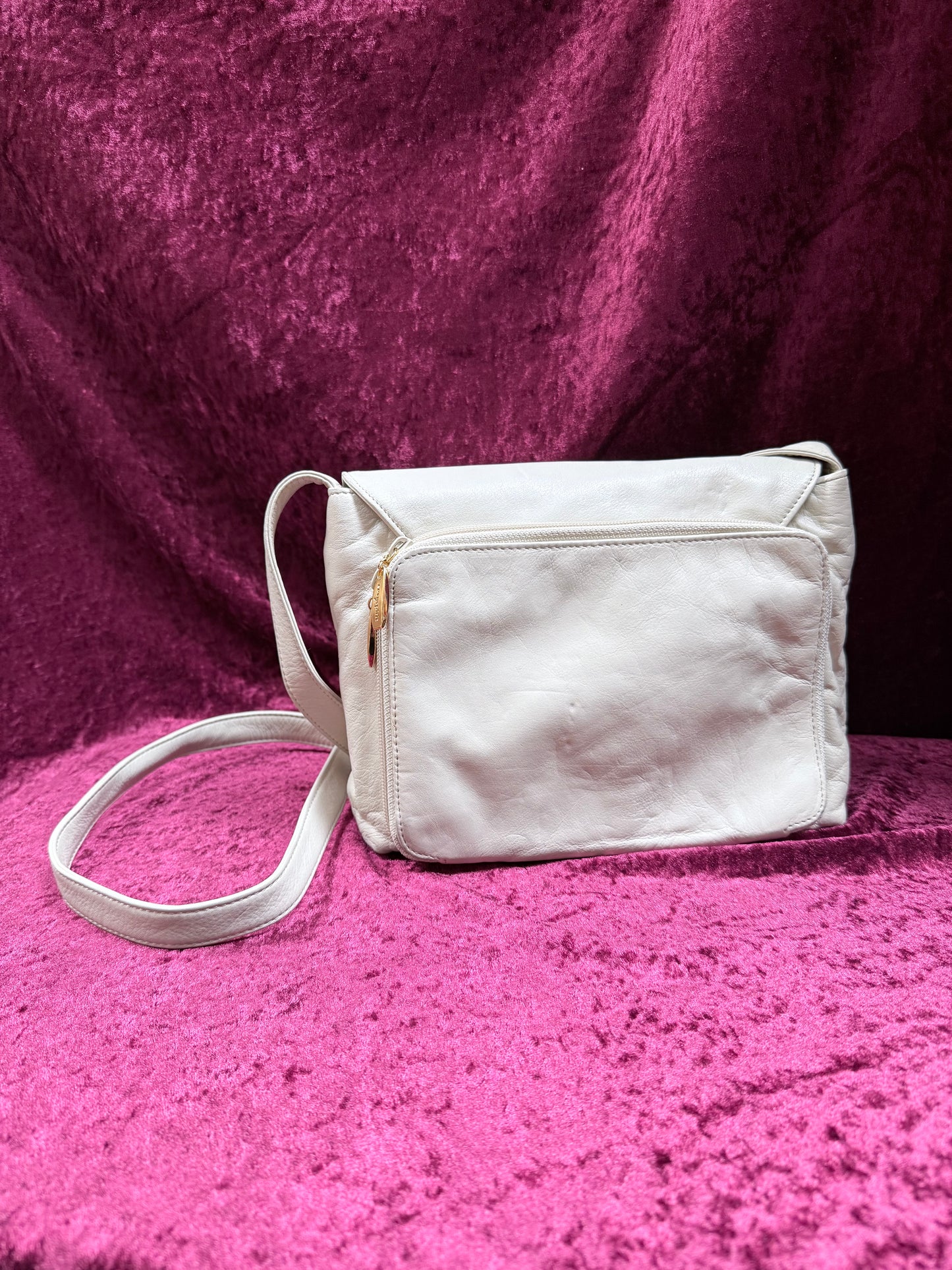 Vintage Y2K Leather Easy Spirit Crossbody Bag – Soft Ivory Organizer Style