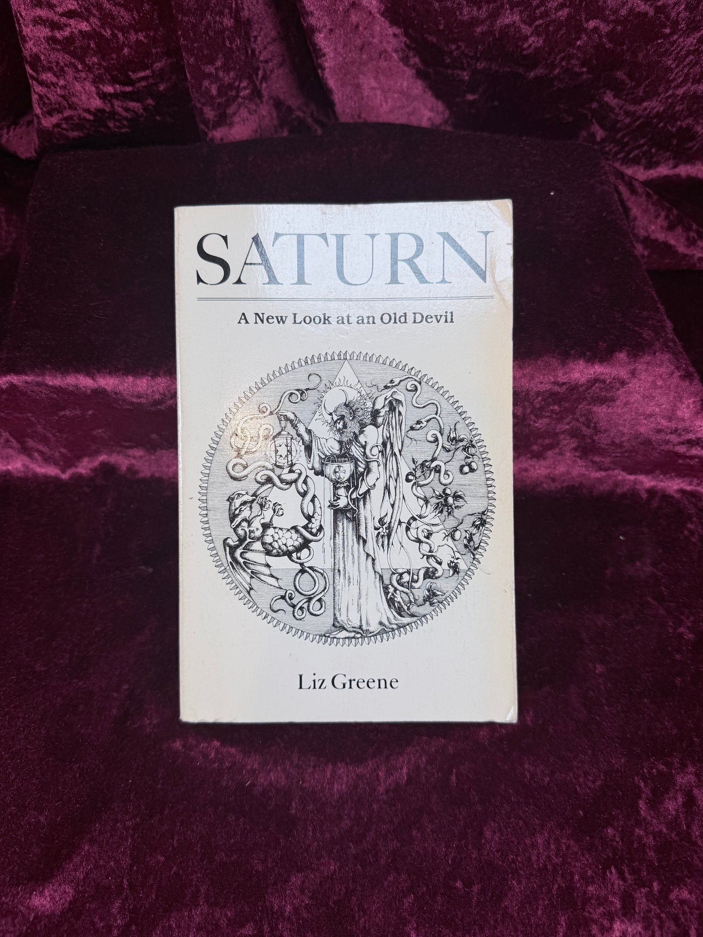Vintage Paperback Book – Saturn A New Look at an Old Devil Liz Greene 1983