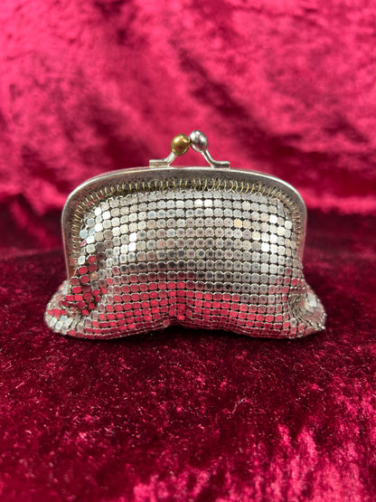 Vintage Accessory - Coin Purse - Silver Metal Mesh - Kiss Lock Closure