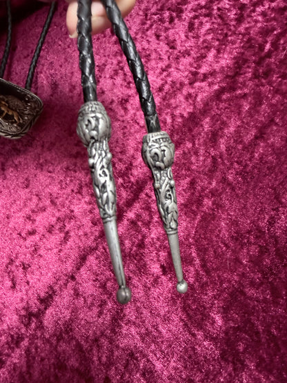 Vintage SSI Metal Bolo Tie – Howling Wolf + Moon Wilderness Scene