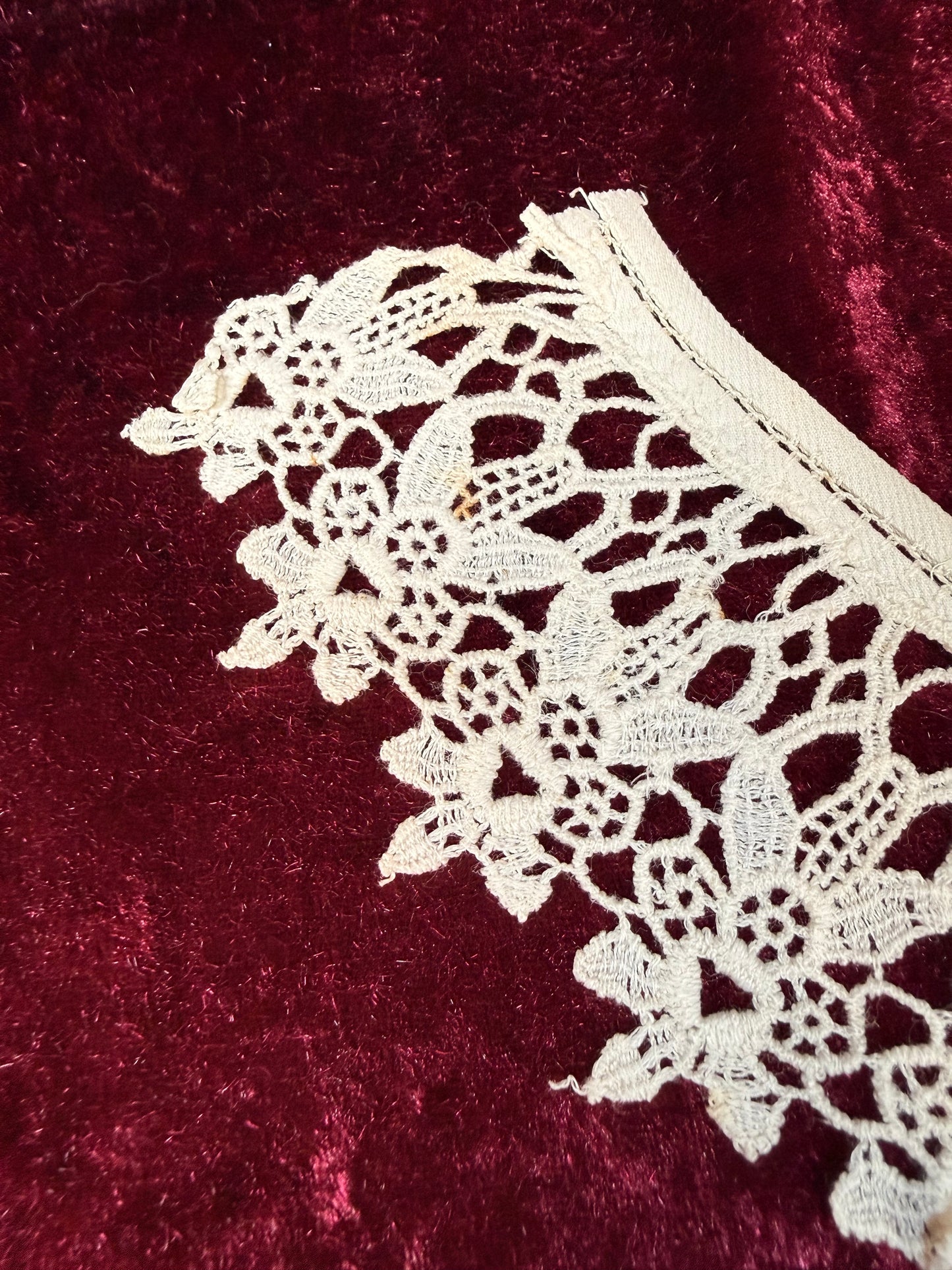 Vintage Lace Collar – Floral Openwork Peter Pan Style