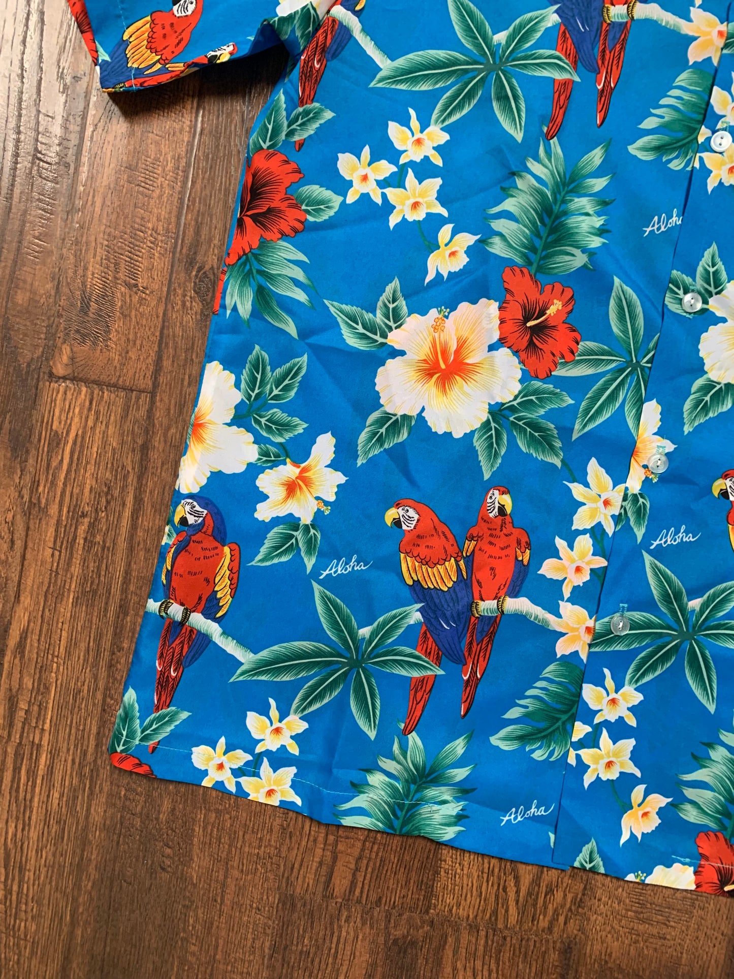 Vintage Clothing - Short Sleeve Button Up - Hawaiian Flowers and Parrots - Blue - Large - Made In Hawaii