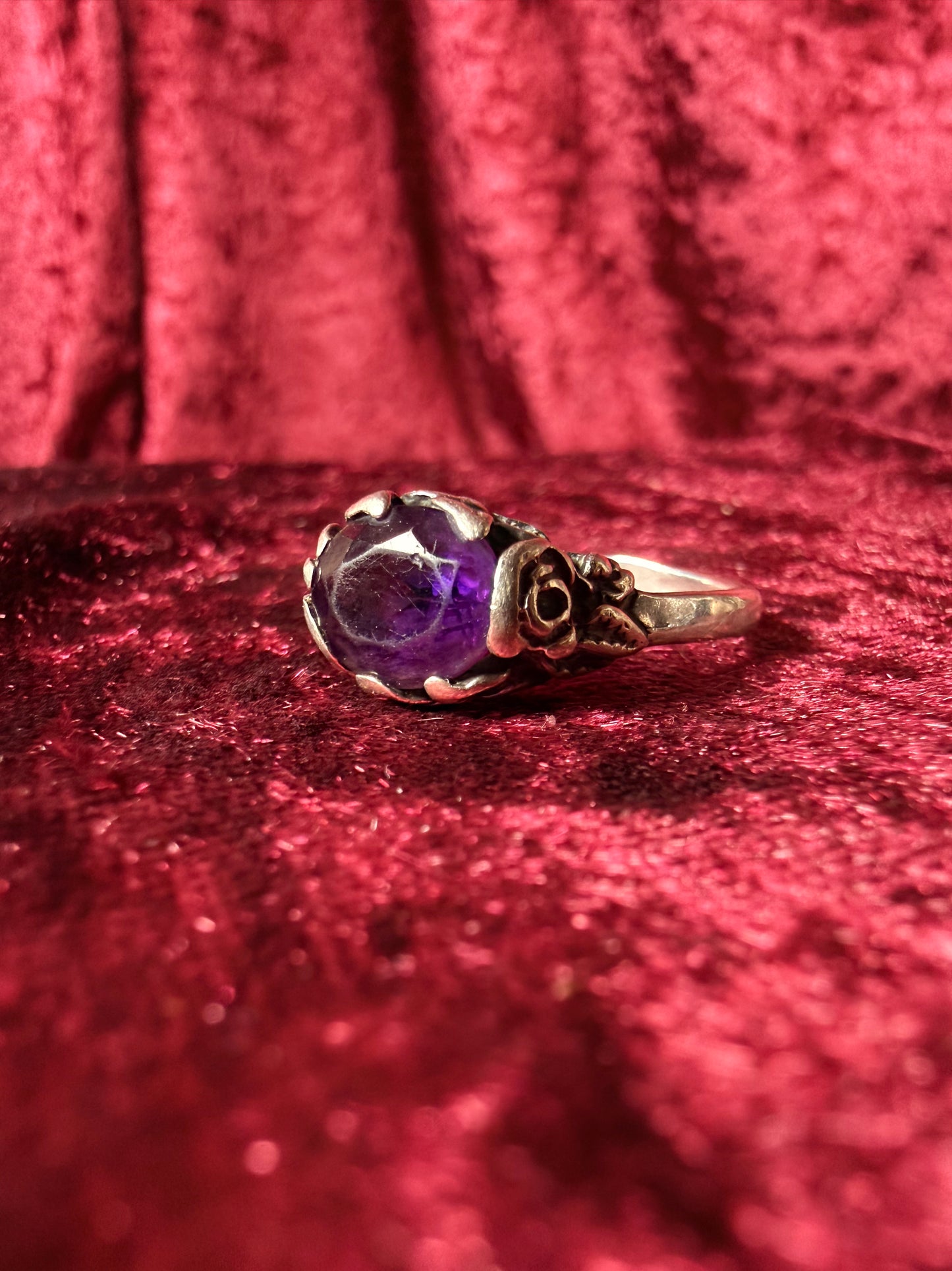 Vintage Jewelry - Amethyst Sterling Silver Ring with Roses and Leaves- Size 8