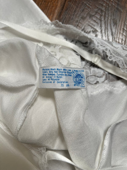 Vintage Clothing - Below Knee Dress Slip - White - Floral Lace Trim - Medium - Maidenform