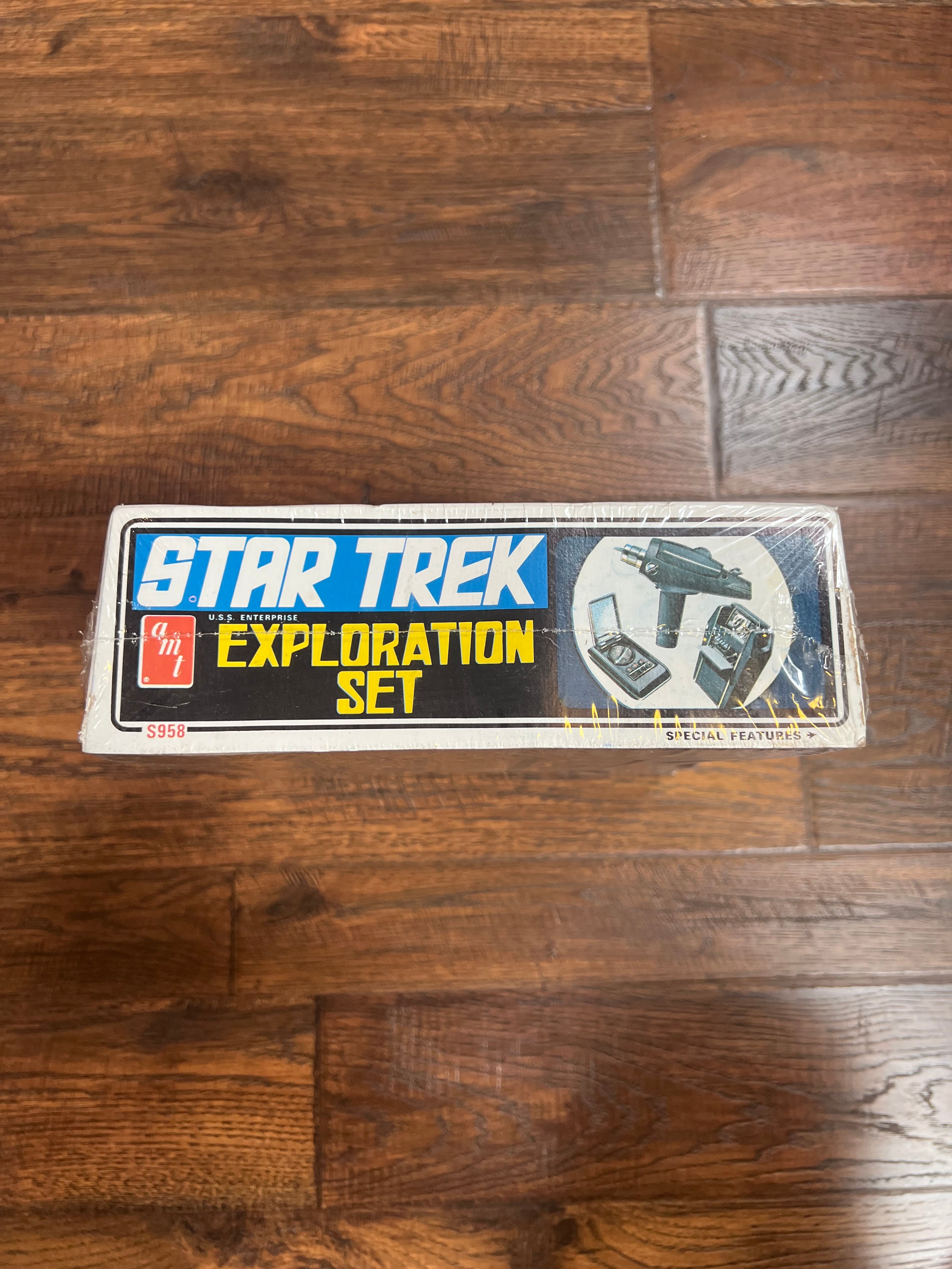 Vintage Collectibles - Star Trek Exploration Set - USS Enterprise