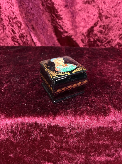 Vintage Miniature Lacquer Trinket Box – Portrait of a Young Woman - Alenushka Palekh Style