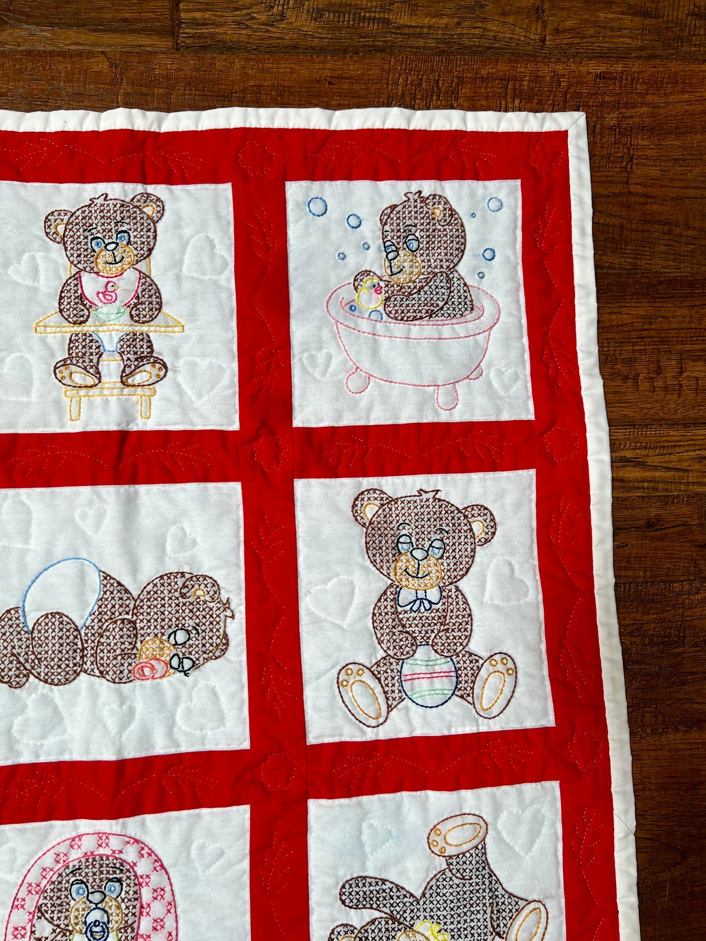 Vintage Cotton Baby Quilt – Anthropomorphic Teddy Bear Patchwork Nursery Blanket