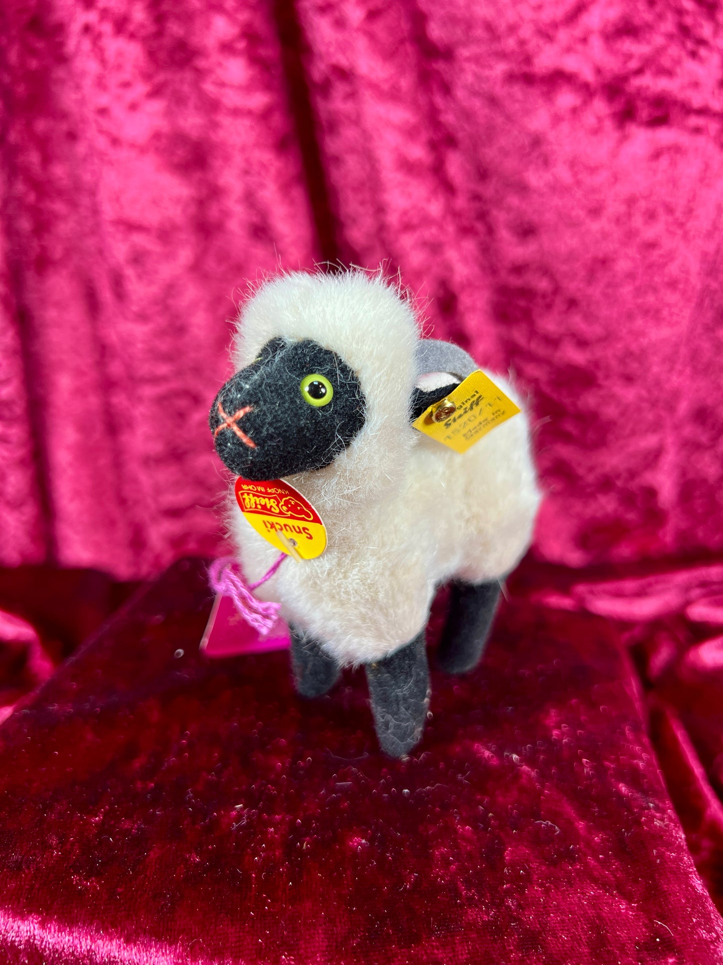 Vintage Collectibles - Miniature Stuffed Toy - Snucki the Sheep - 1520/11 - Steiff - Germany