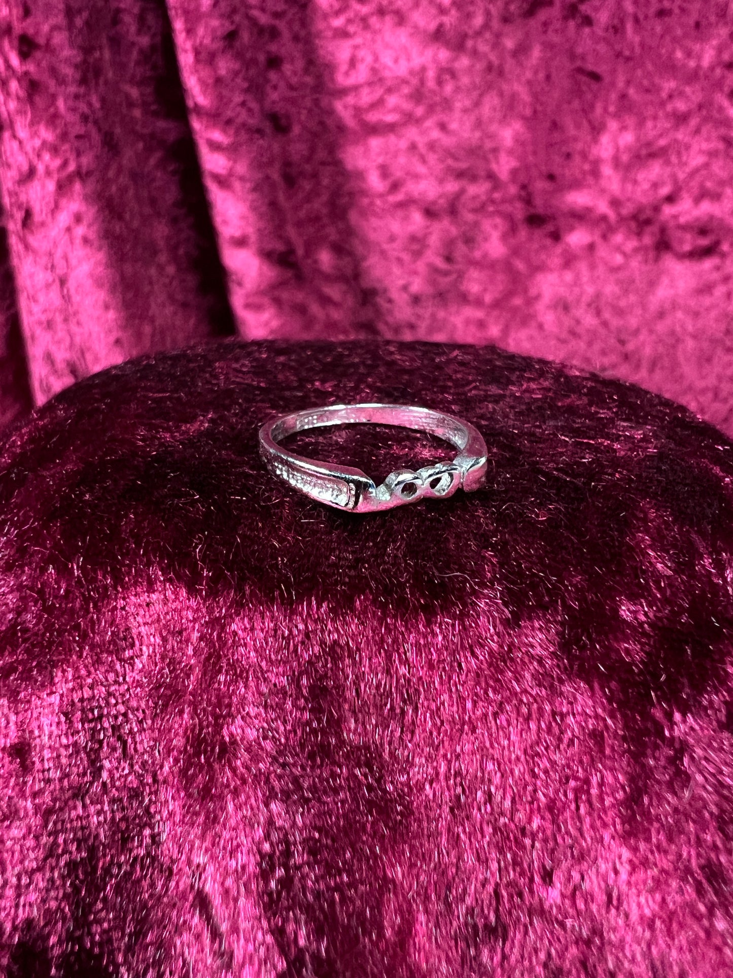 Vintage Sterling Silver LOVE Ring - Heart and Arrow Simple Band - Size 5.25