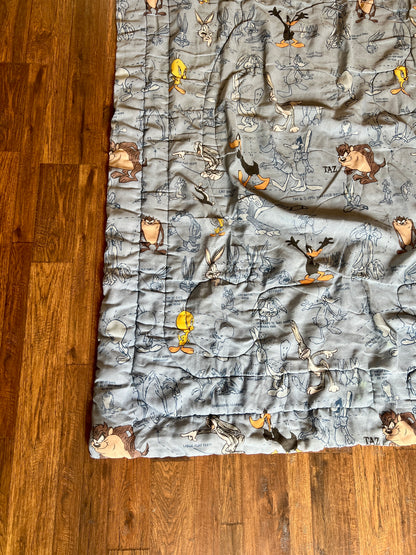 Vintage Linens - Twin Size Comforter - Warner Bros Looney Tunes Characters - 1996 - 82" X 68"
