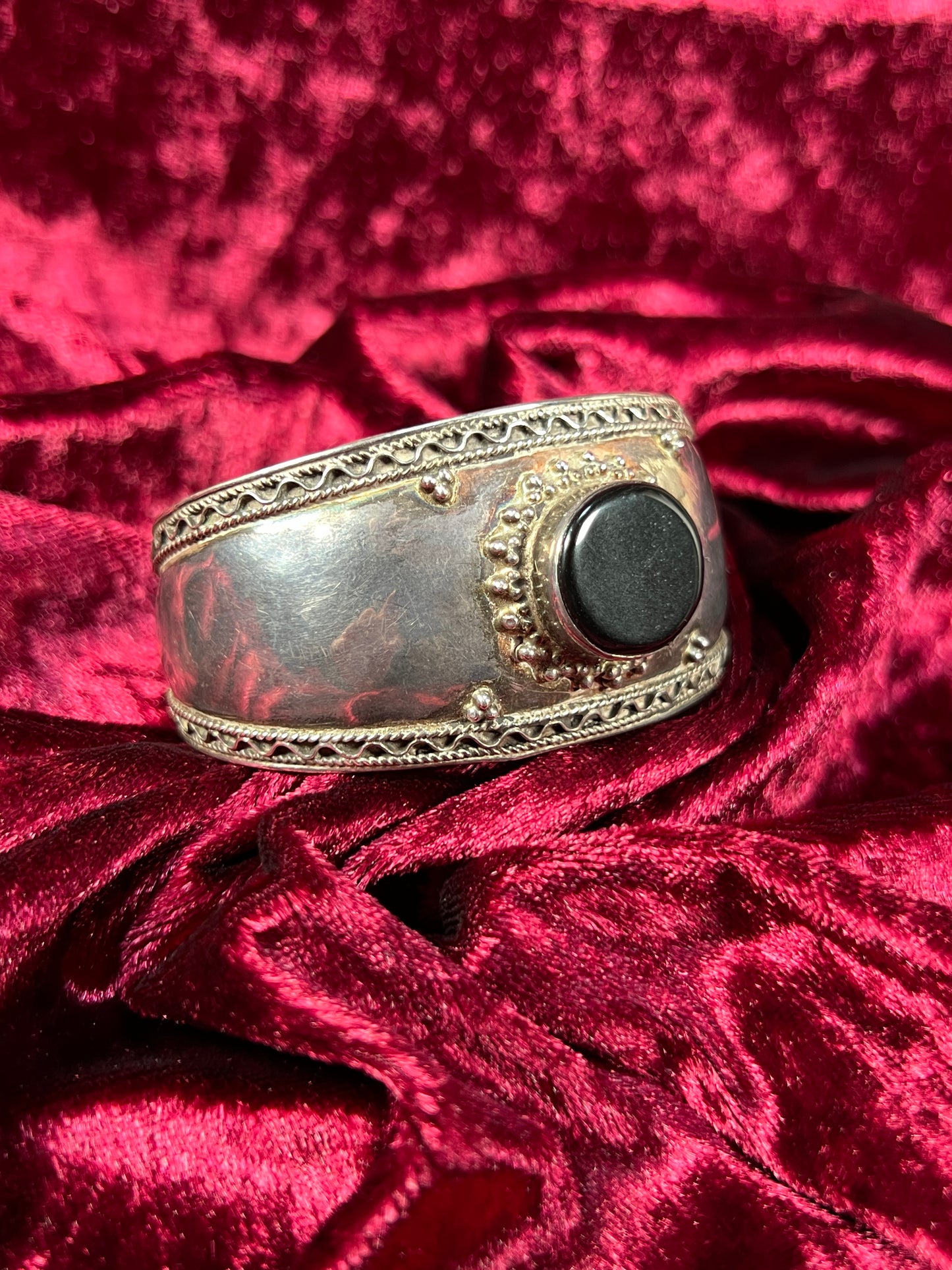 Vintage Jewelry - Cuff Bracelet - 925 Silver - Onyx Center Stone