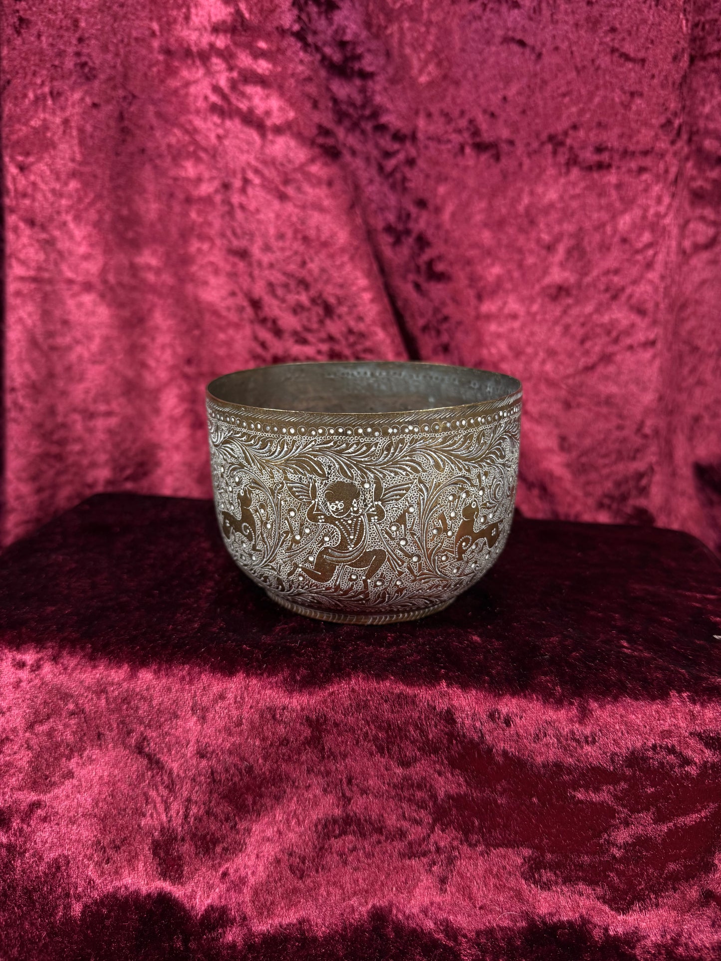 Vintage Etched Brass Bowl – Intricate Floral Scrollwork Indian Style