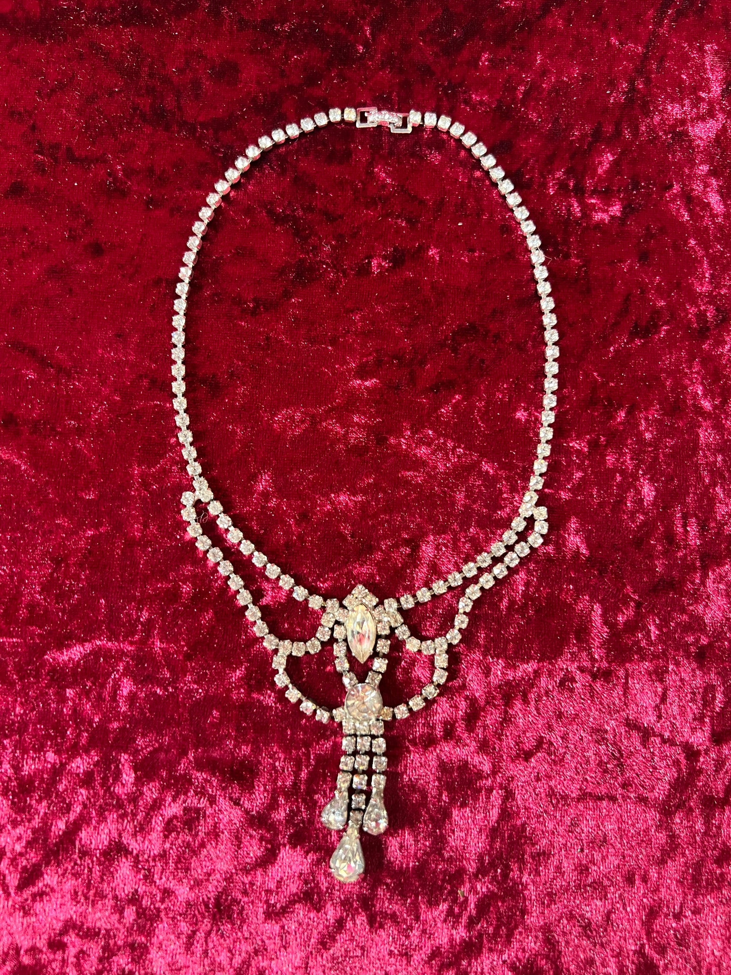 Vintage Jewelry - Bib / Collar Necklace - Silver Tone Metal - Clear Rhinestones - 14.5”