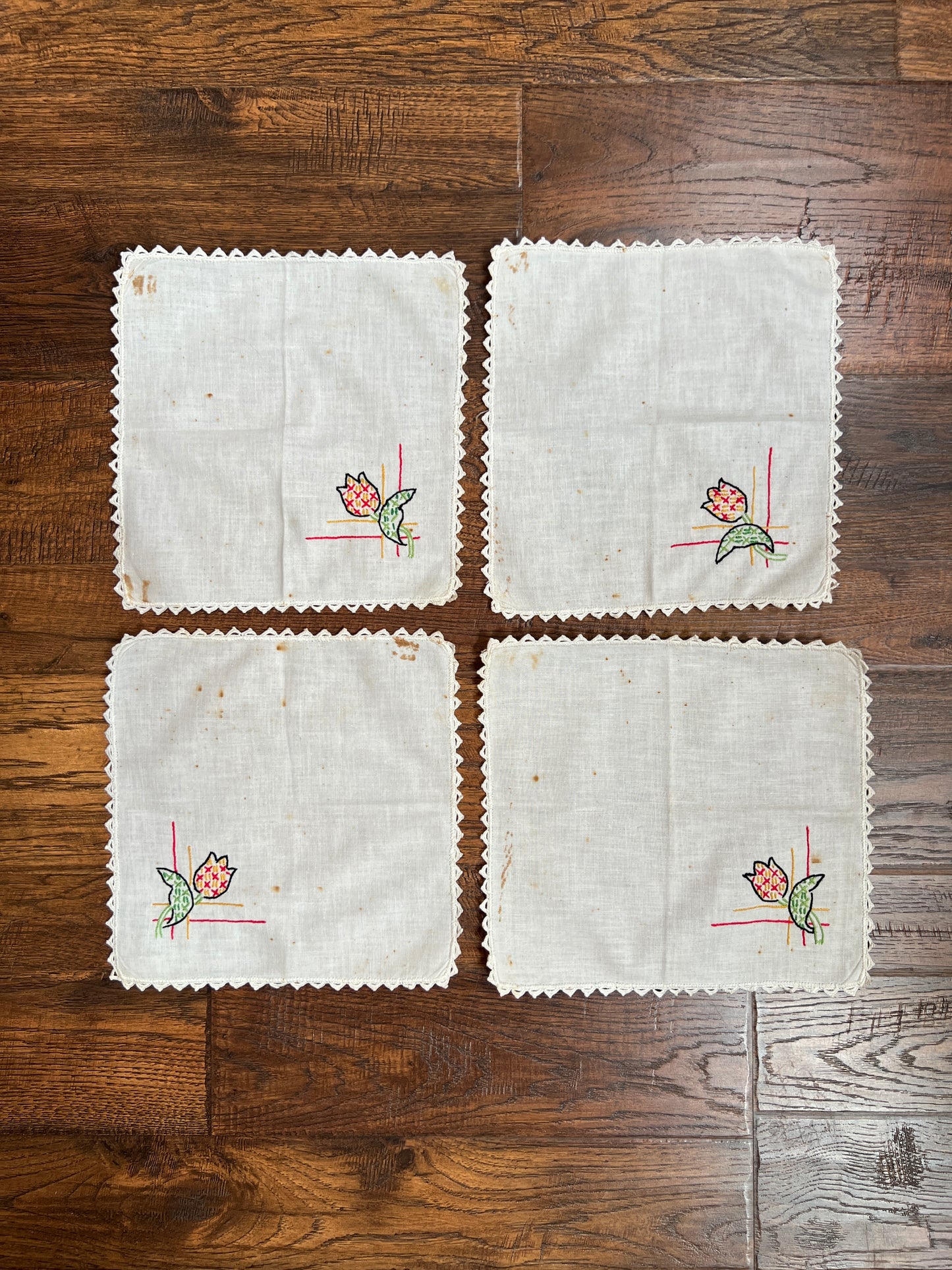 Vintage Linens - Square Tablecloth and Napkin Set - Embroidered Red Tulips