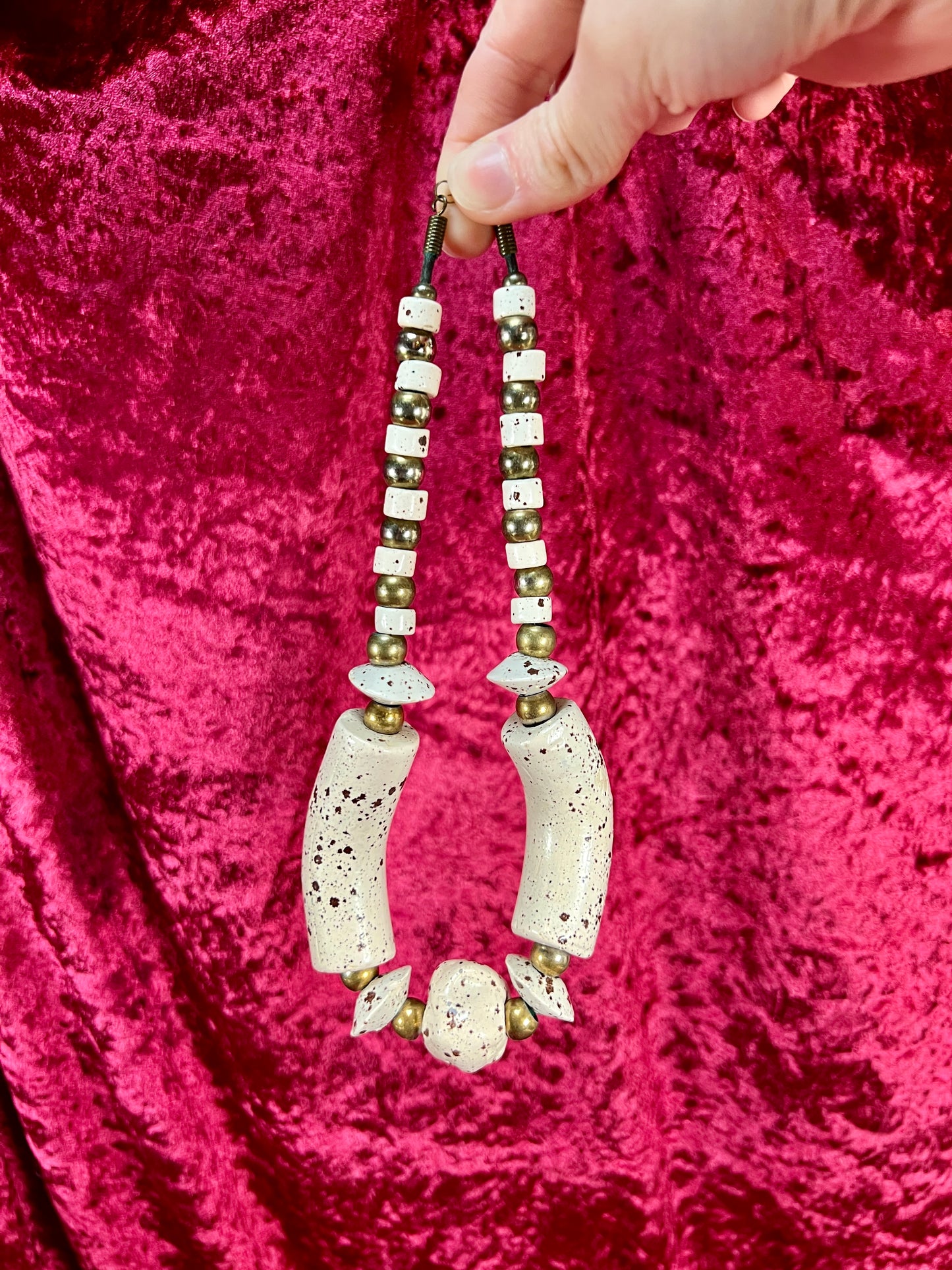 Vintage Jewelry - Chunky Costume Necklace - Faux Pebbled Rocks - 16"