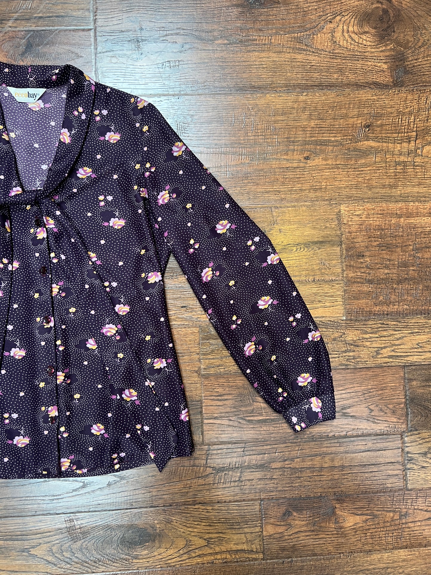 Vintage Clothing - 1970s Polyester Tie-Neck Blouse - Flower Clusters on Purple - Ecco Bay - Medium