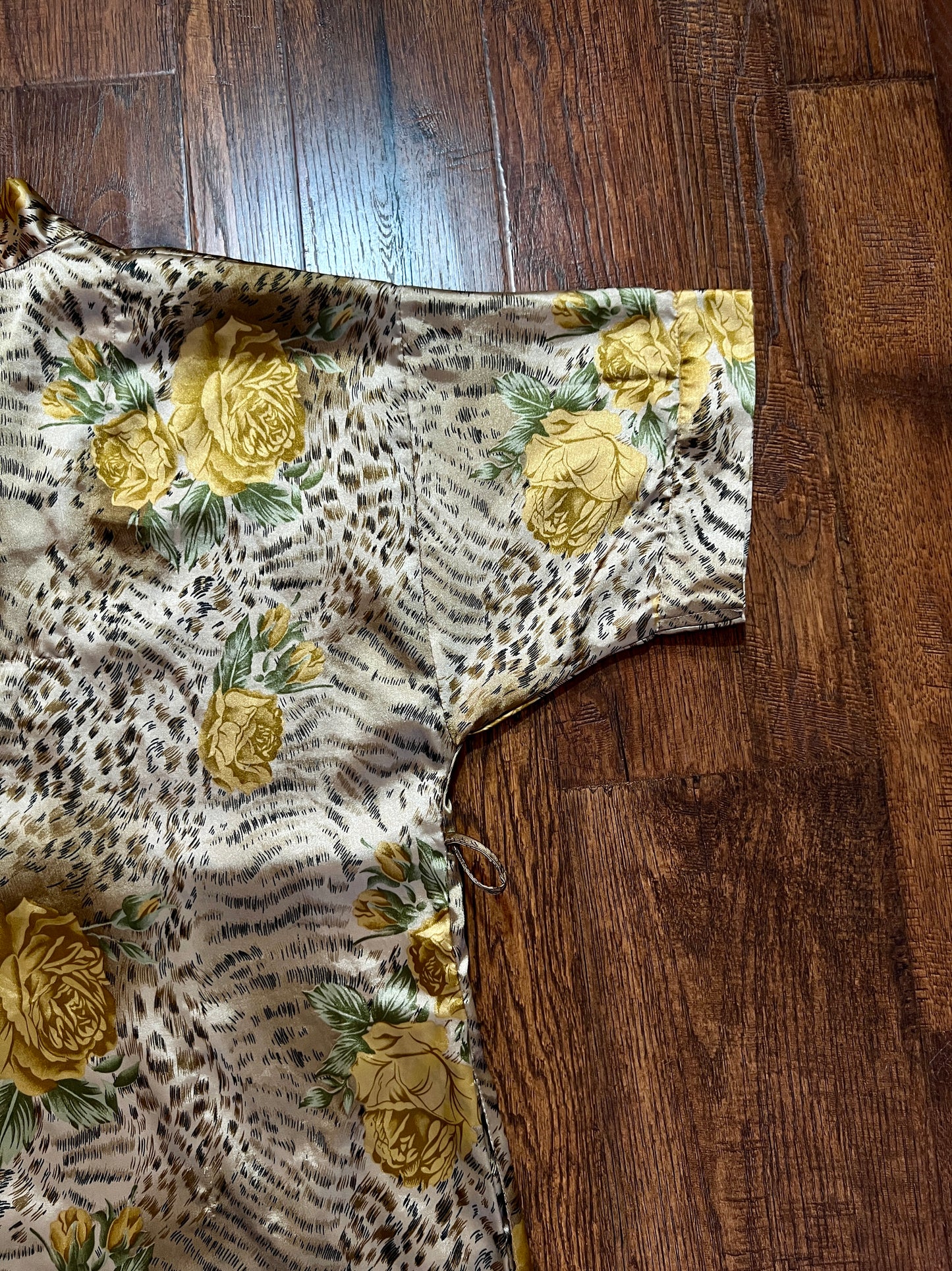 Vintage Robe and Nightgown Nightwear Set - Animal and Yellow Rose Print - Night Essence
