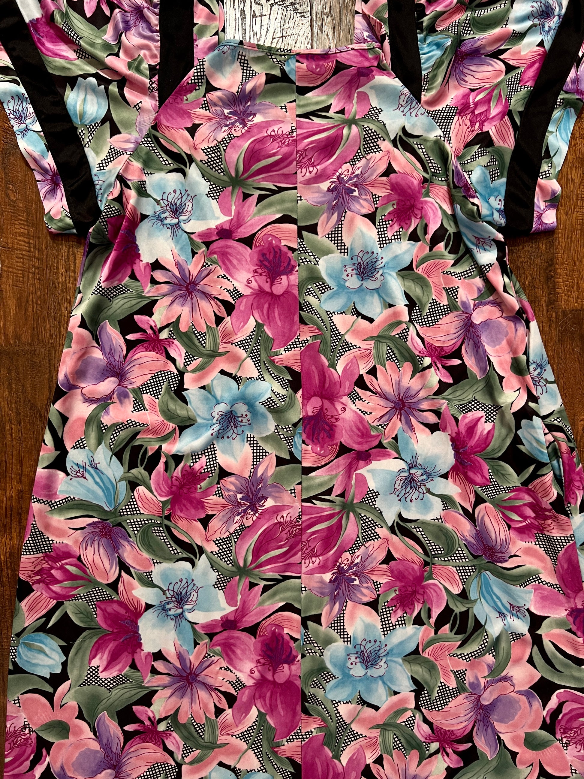 Vintage Polyester MuuMuu Dress – Tropical Floral Print with Pockets – The Cat Vintage