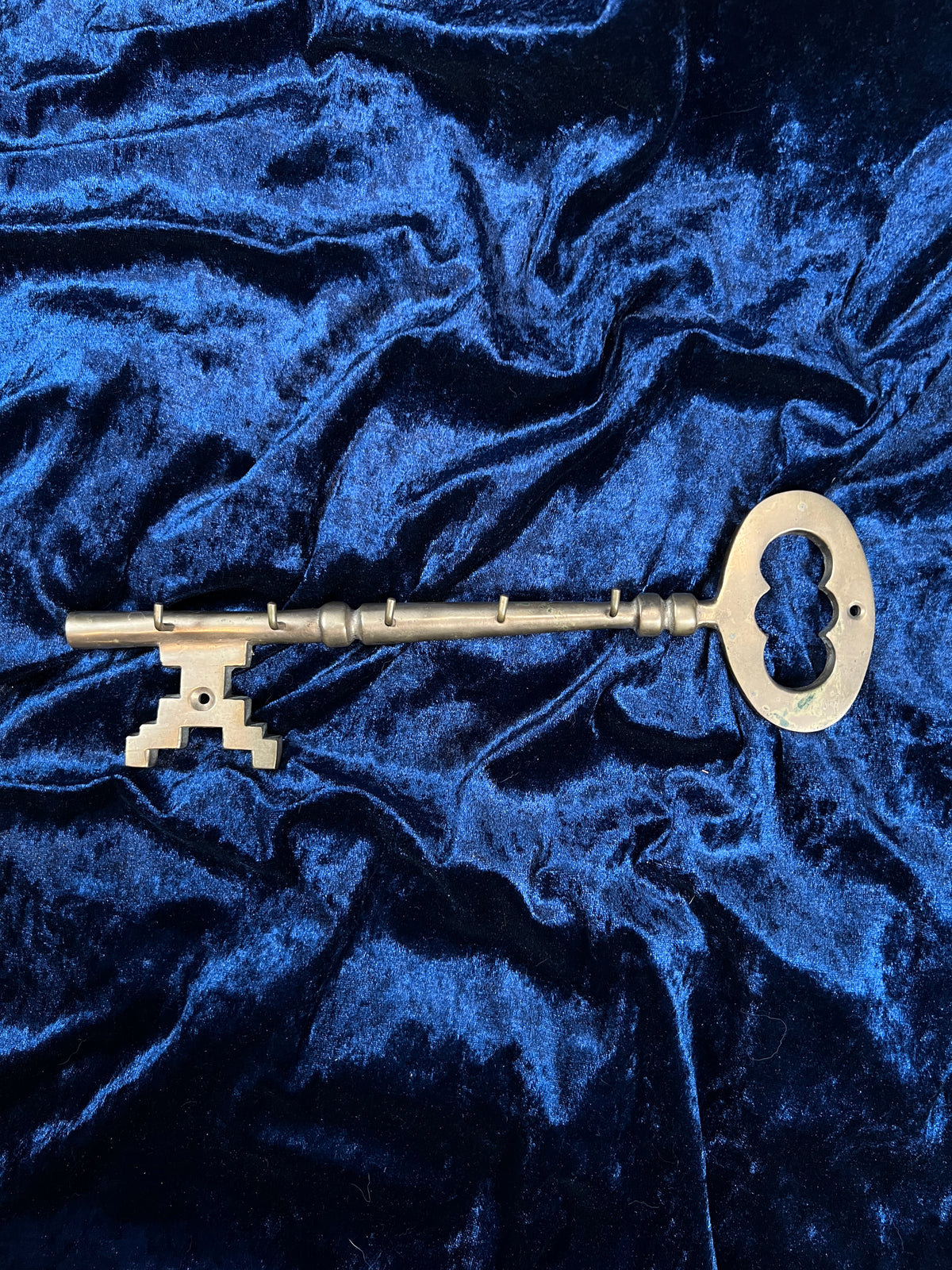 Vintage Brass Key Holder - Oversized Skeleton Key Five Hook Wall Rack