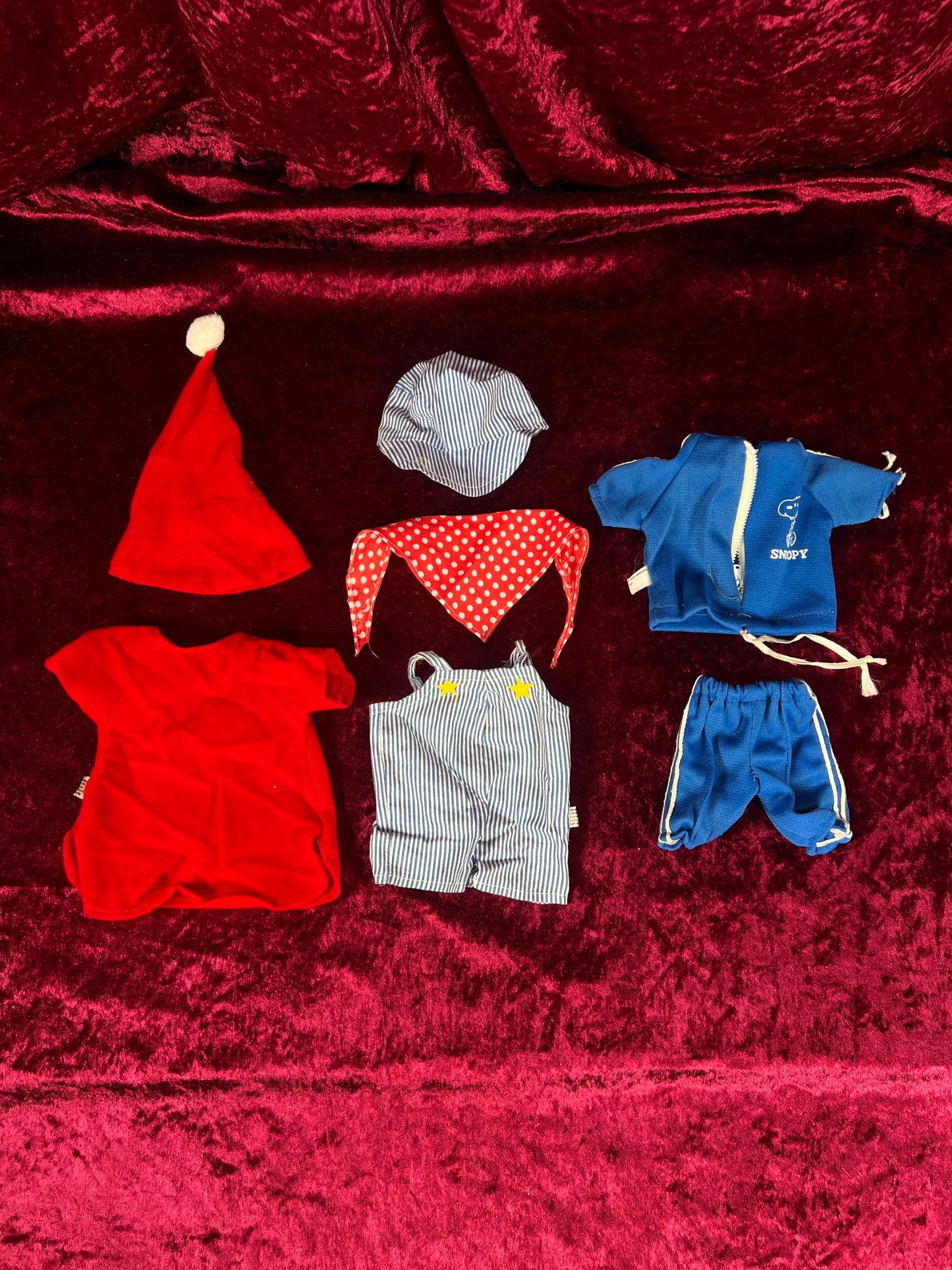 Vintage 1979 Plush Snoopy Doll and His Wardrobe - 10 Outfits - Determined Productions Inc.