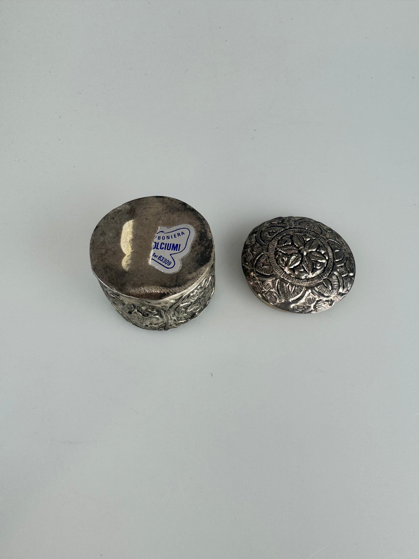 Antique Silver Repousse Pill Box with Floral Design - 19g