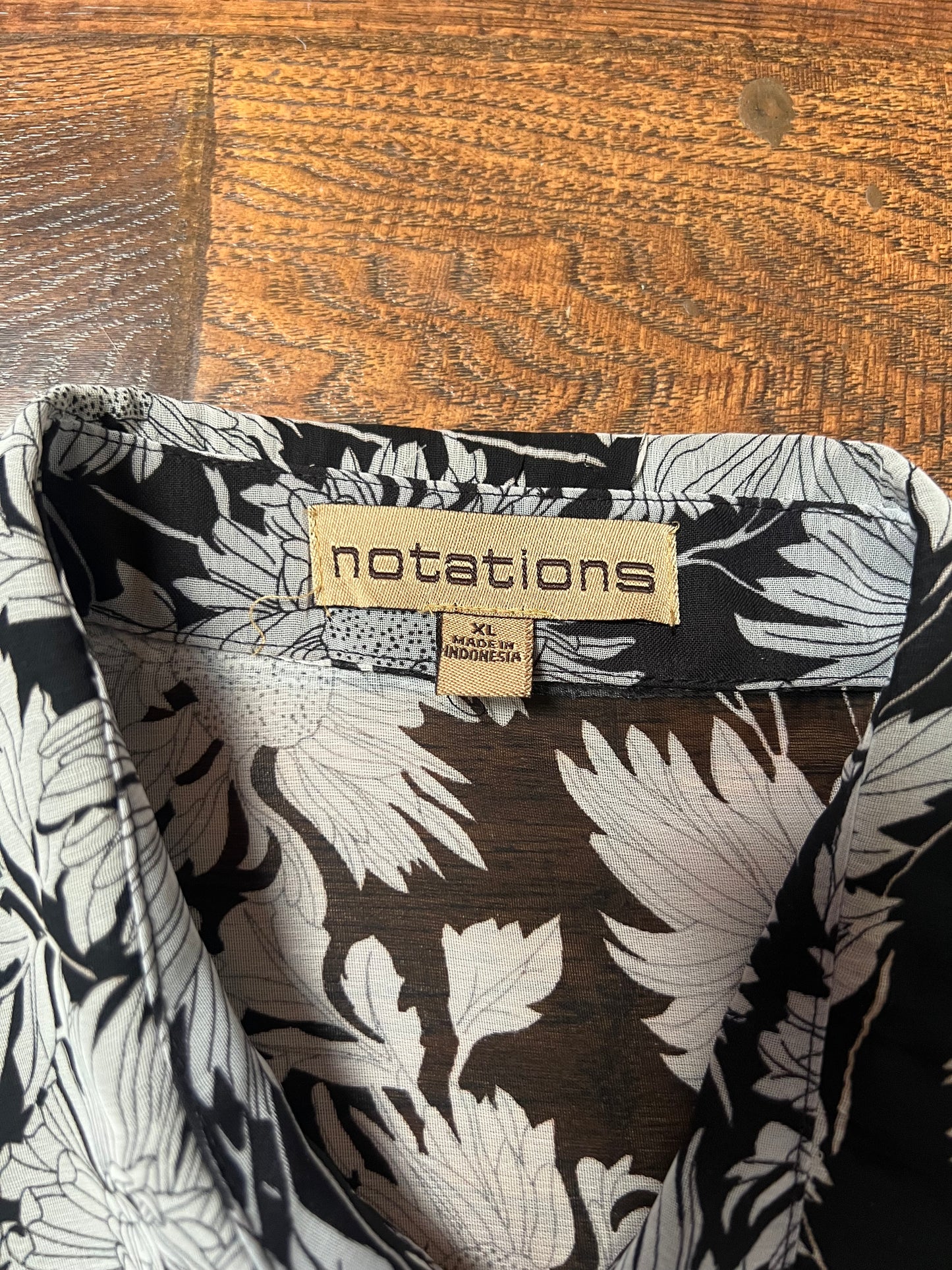 Vintage Clothing - Semi-Sheer Button Up Blouse - Daisies - Notations - X-Large
