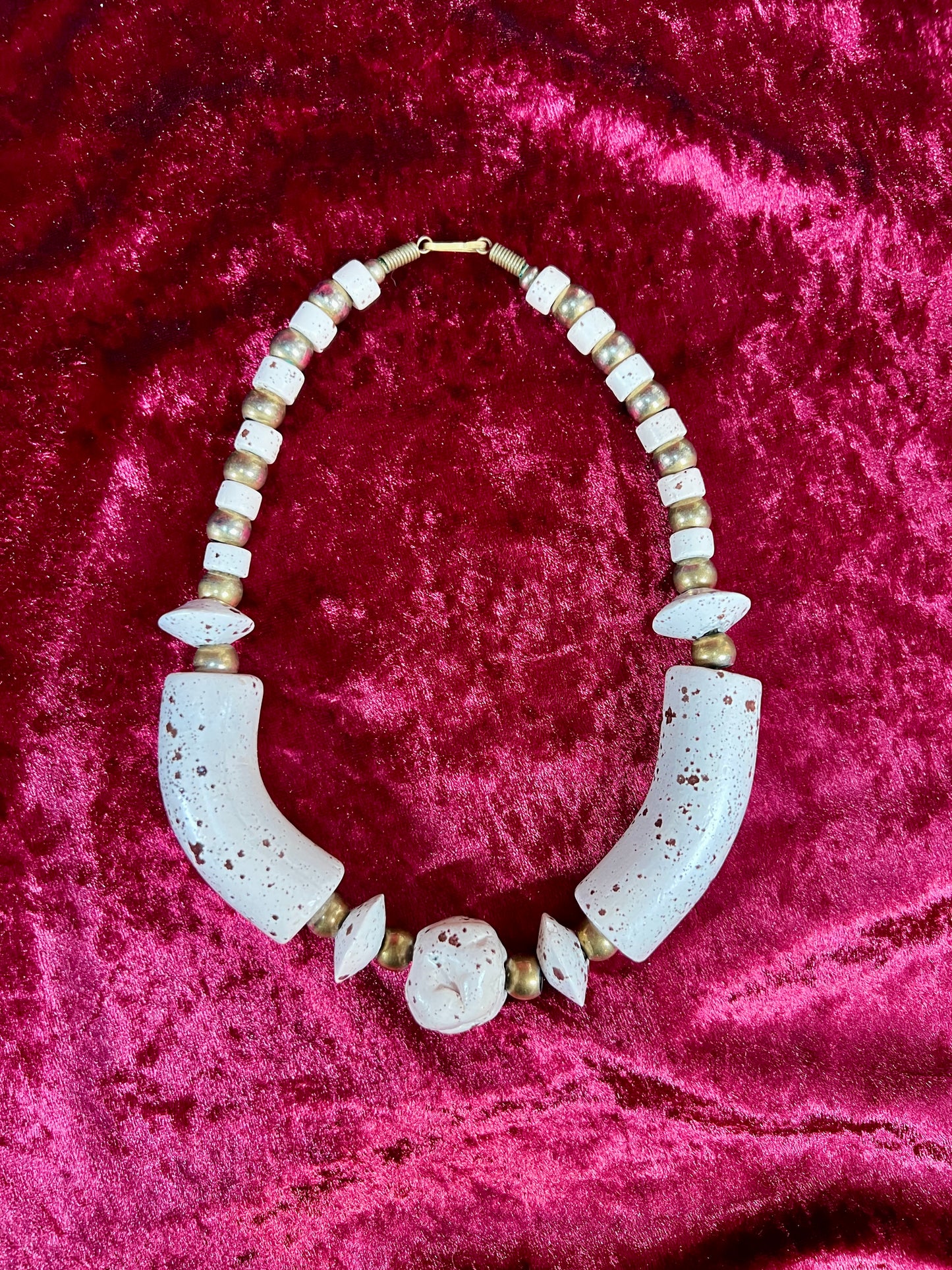 Vintage Jewelry - Chunky Costume Necklace - Faux Pebbled Rocks - 16"