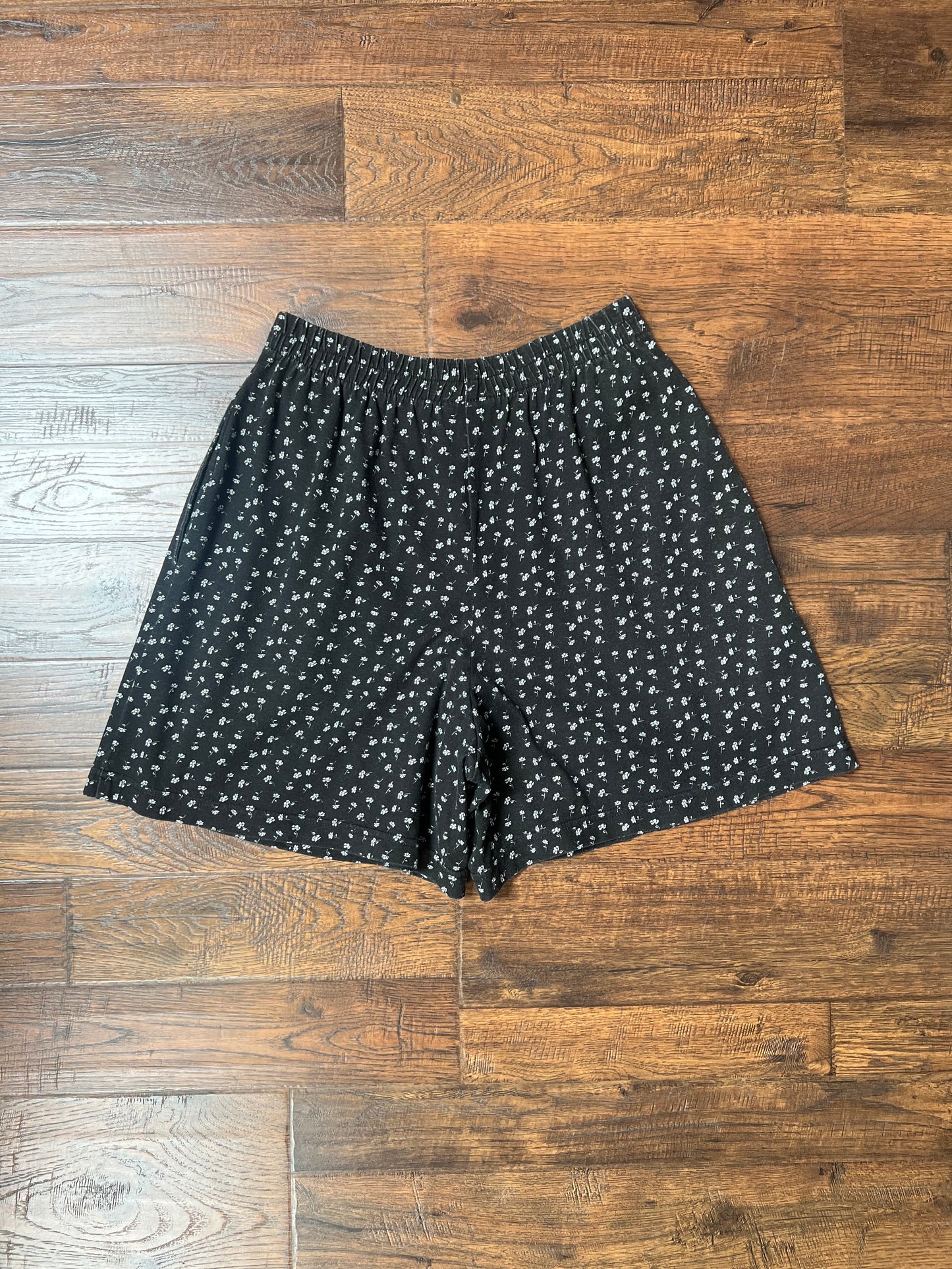 Vintage Clothing - Skort - Black - White Floral - Medium - D’Knits