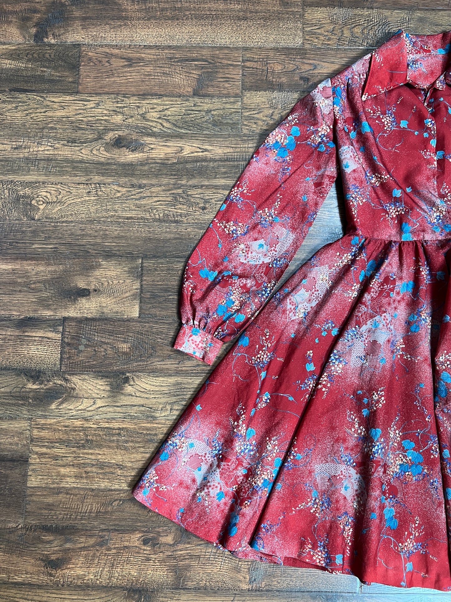 Vintage Clothing - Long Sleeve Fit and Flare Shirt Dress - Mid Century Floral Pattern on Red - Medium
