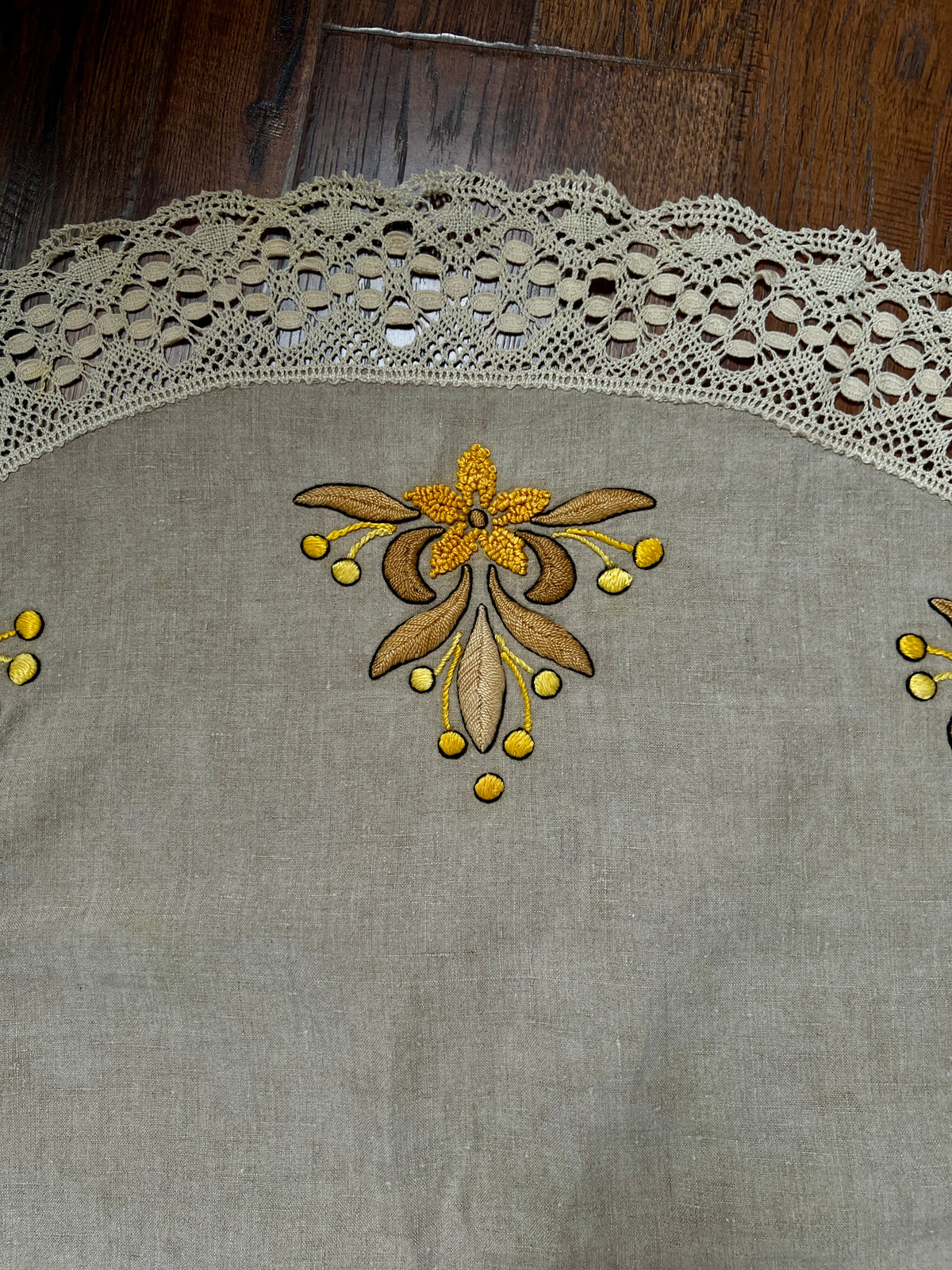 Vintage Circular Linen Table Cover - Harvest Yellow Embroidered Florals Crochet Lace Trim