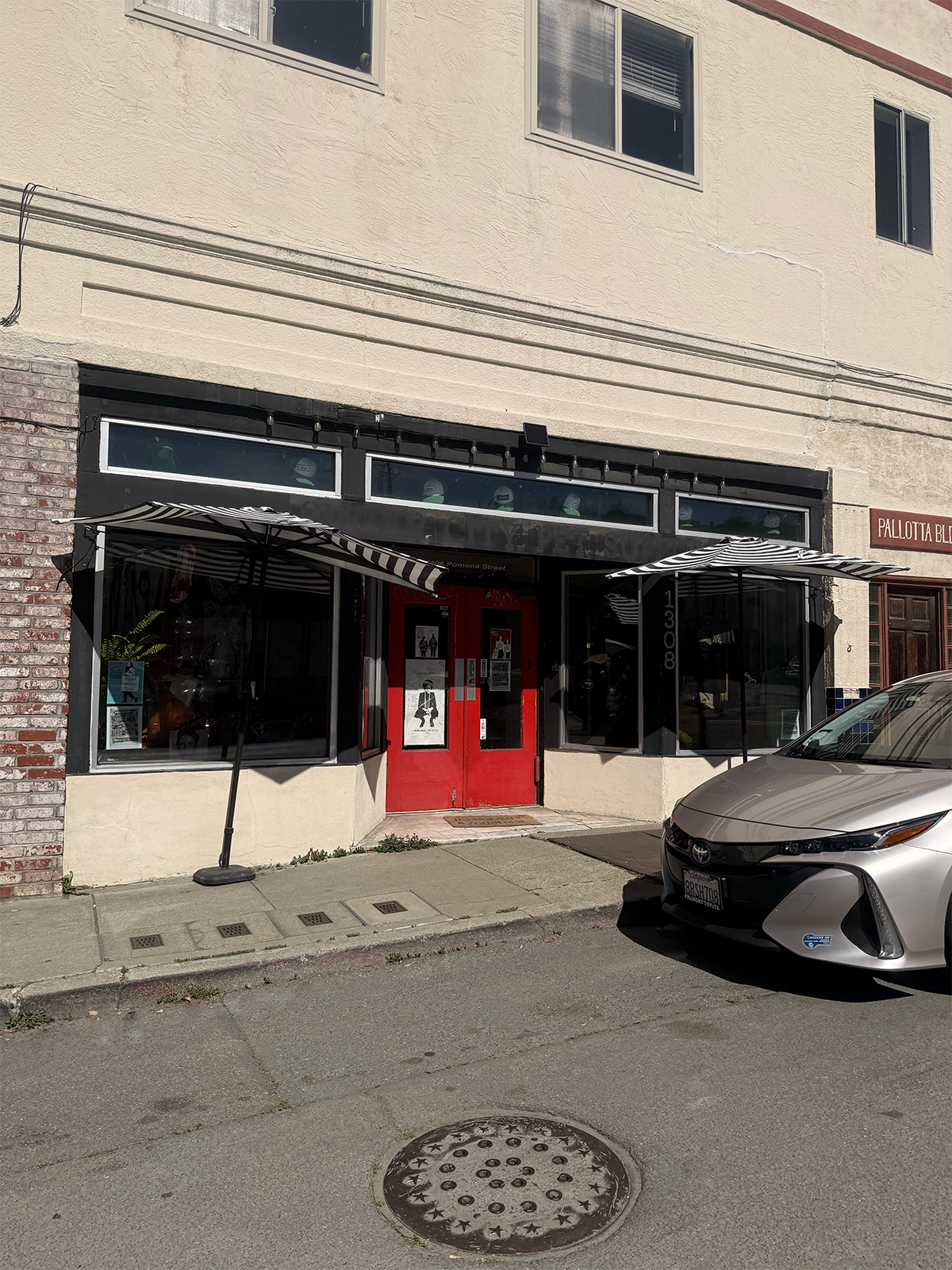 Outside Monarch Store US in Crockett California