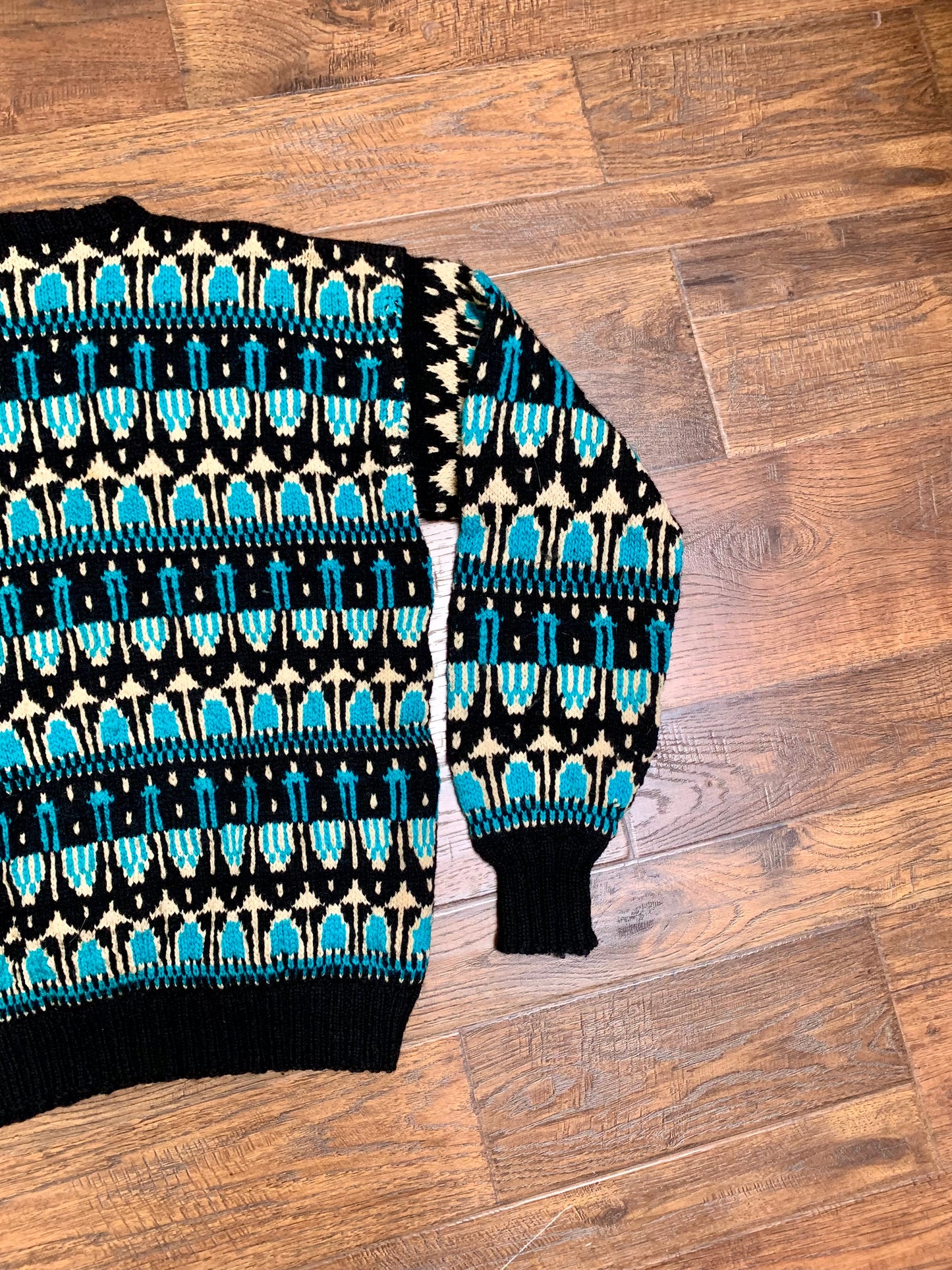 Vintage Crewneck Knit Sweater - Turquoise, Black, Cream -Medium