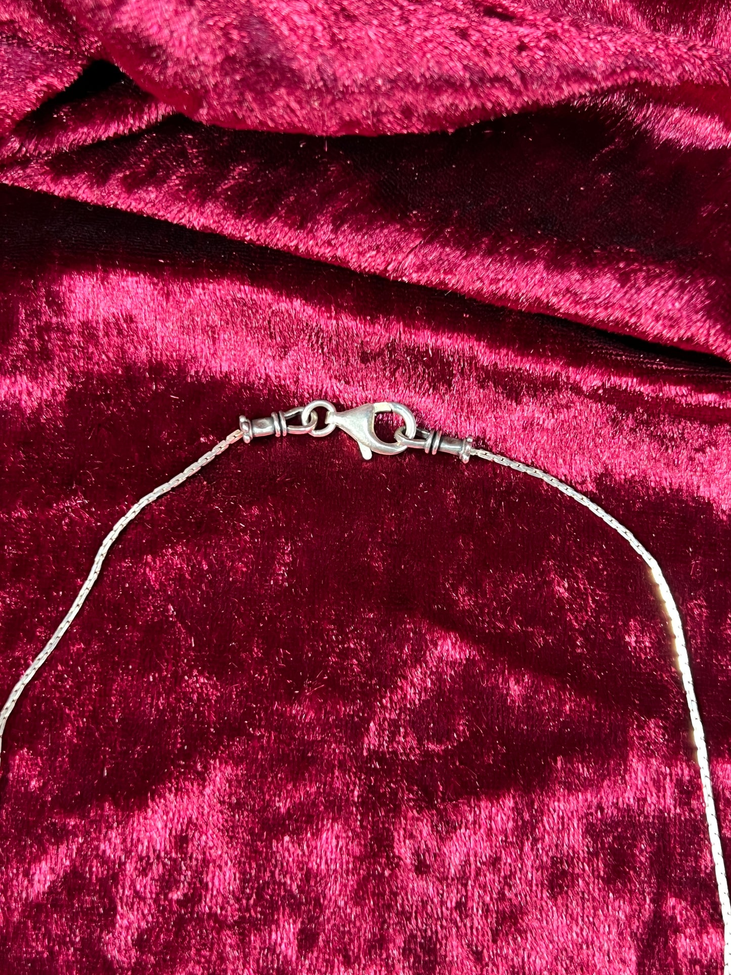 Vintage Jewelry - Dainty Necklace - 925 Silver - Cut Green Glass Pendant - Silpada