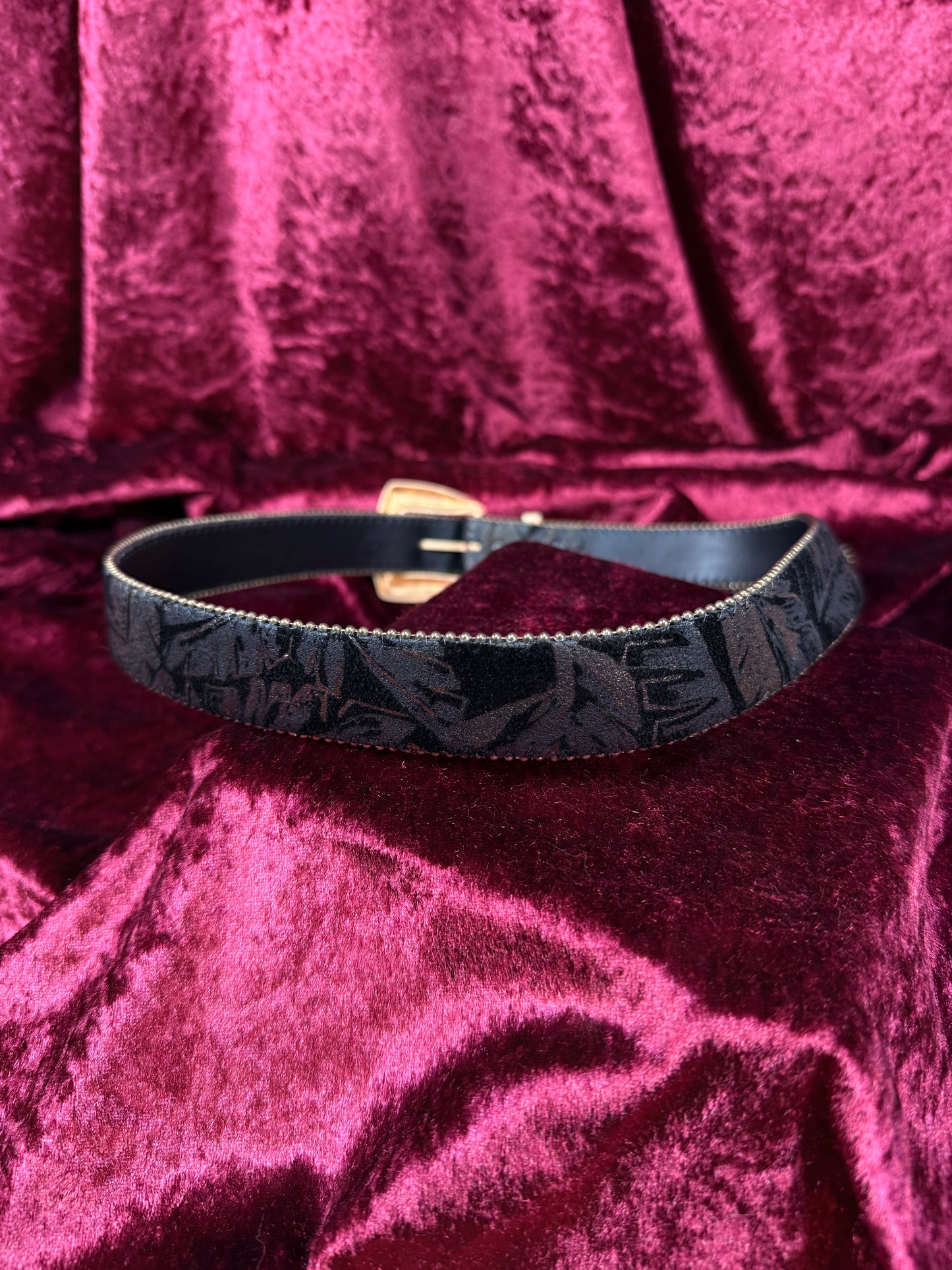 Vintage Accessories - Genuine Leather Belt - Hand Painted Leaves with Brass Hardware - M/L